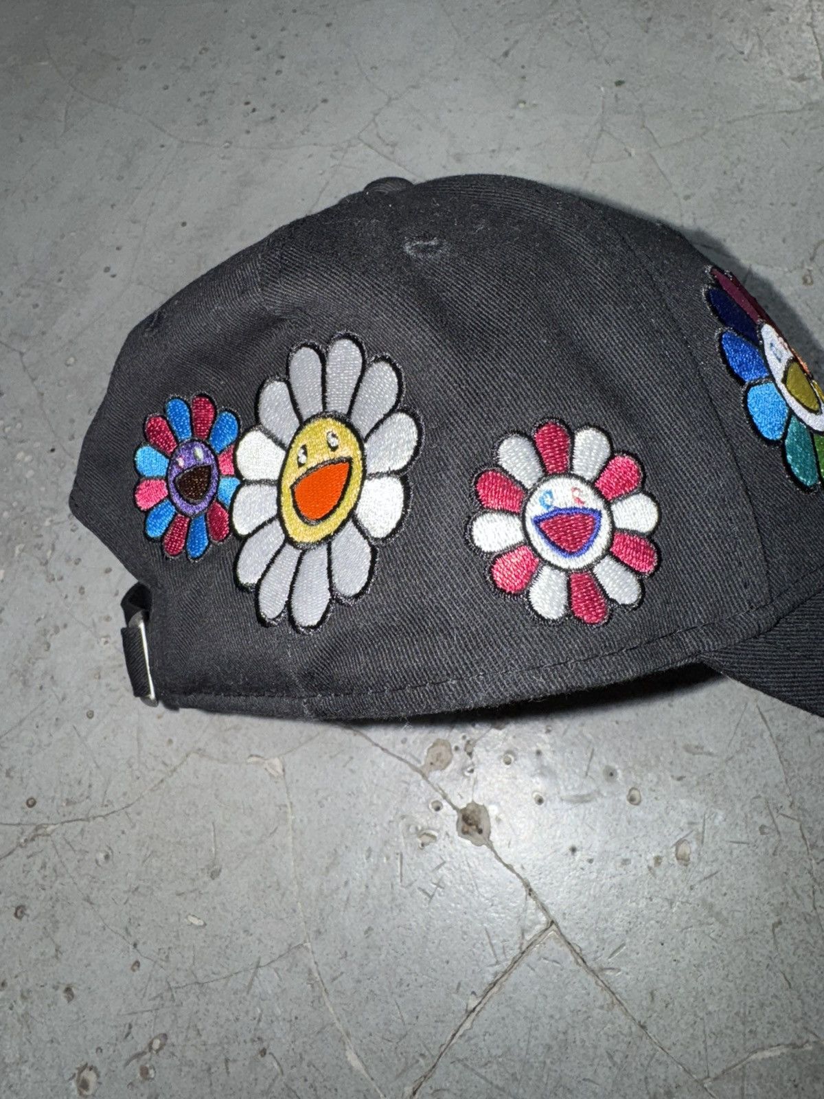New Era × Takashi Murakami New Era x Takashi Murakami Flower Allover Cloth Strap Hat Size ONE SIZE - 10 Thumbnail