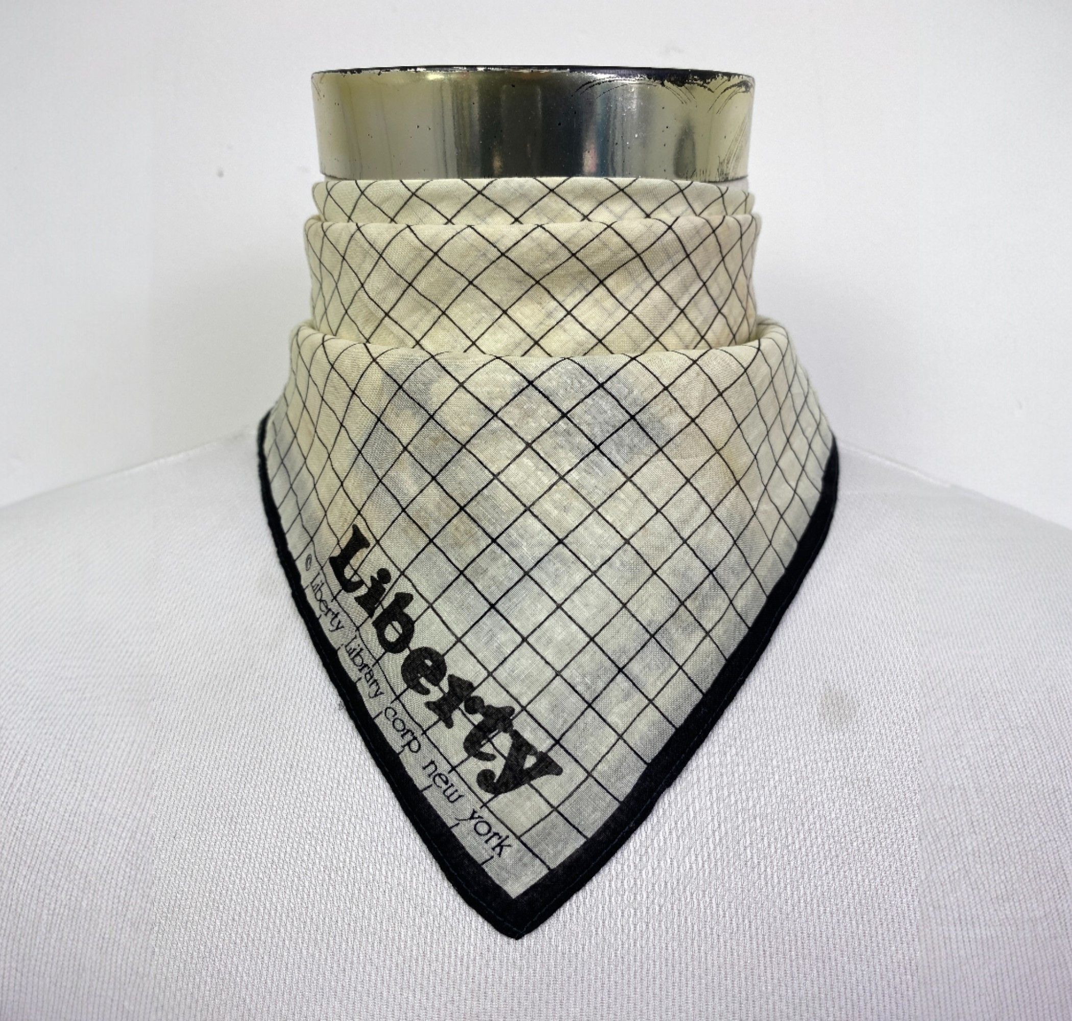 Liberty Vintage Liberty Handkerchief / Neckerchief HKC1090 Size ONE SIZE - 1 Thumbnail
