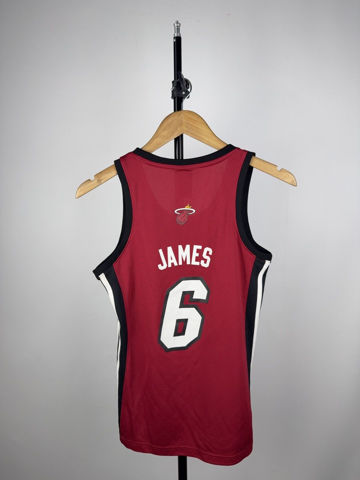 NBA LeBron James #6 Miami Heat Adidas Jersey Small Vintage NBA Size US S / EU 44-46 / 1 - 6 Thumbnail