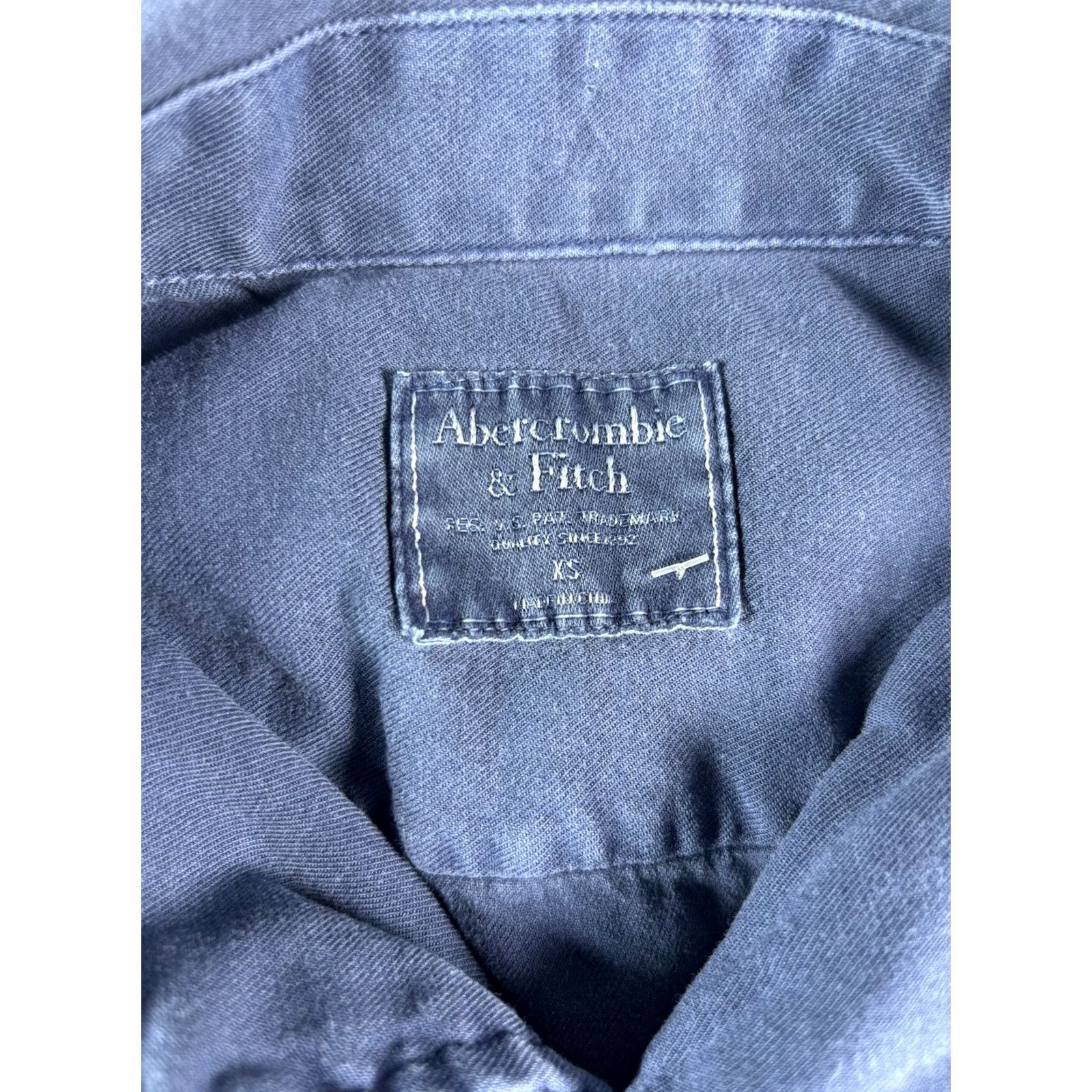 Abercrombie & Fitch VINTAGE Abercrombie & Fitch Linen Blend Navy Blue Button Up Shirt Mens XS Short Sleeve Blue Linen Button-Up Shirt Mens XS Size US XS / EU 42 / 0 - 5 Thumbnail