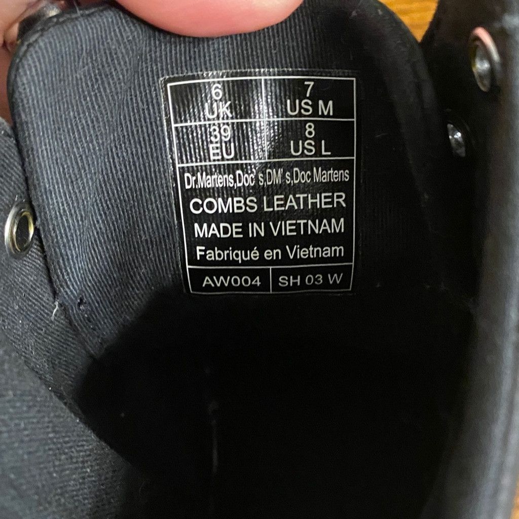 Dr. Martens Dr. Martens Black Combat Leather Boots Size US 7 / EU 40 - 7 Thumbnail