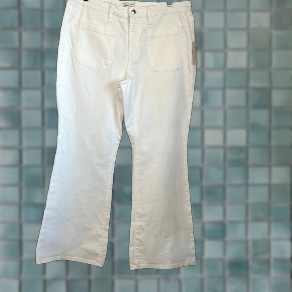 Vintage VINTAGE Universal Thread White High rise Flare Pants Women 16 White Flare Jeans 16 Womens Size 38" / US 16 / IT 52 - 1 Thumbnail