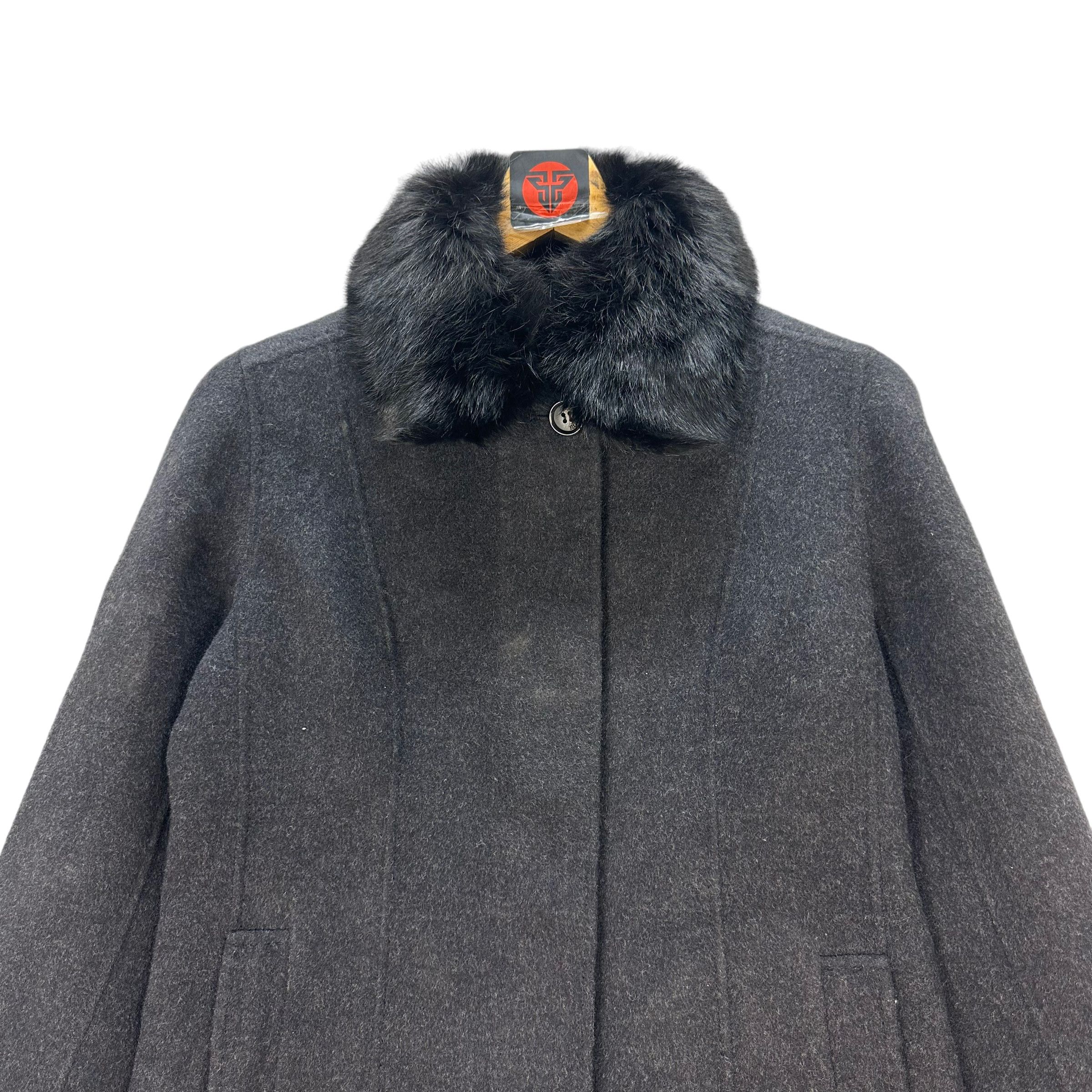 Burberry BURBERRY LONDON AW 2006 FUR NECK WOOL COAT #7666-162 Size S / US 4 / IT 40 - 2 Thumbnail