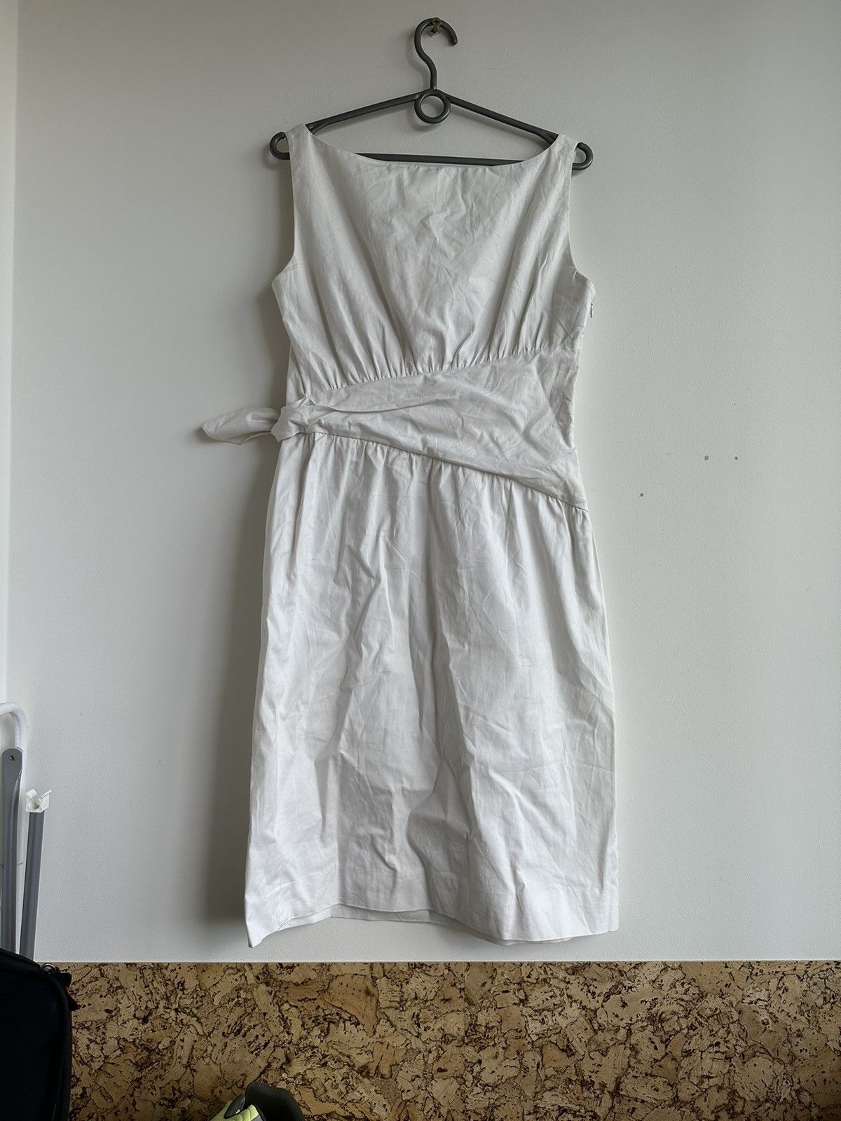 Moschino Vintage Moschino Cheap and Chic Dress Sheath Bow White US 8 Size M / US 6-8 / IT 42-44 - 2 Thumbnail