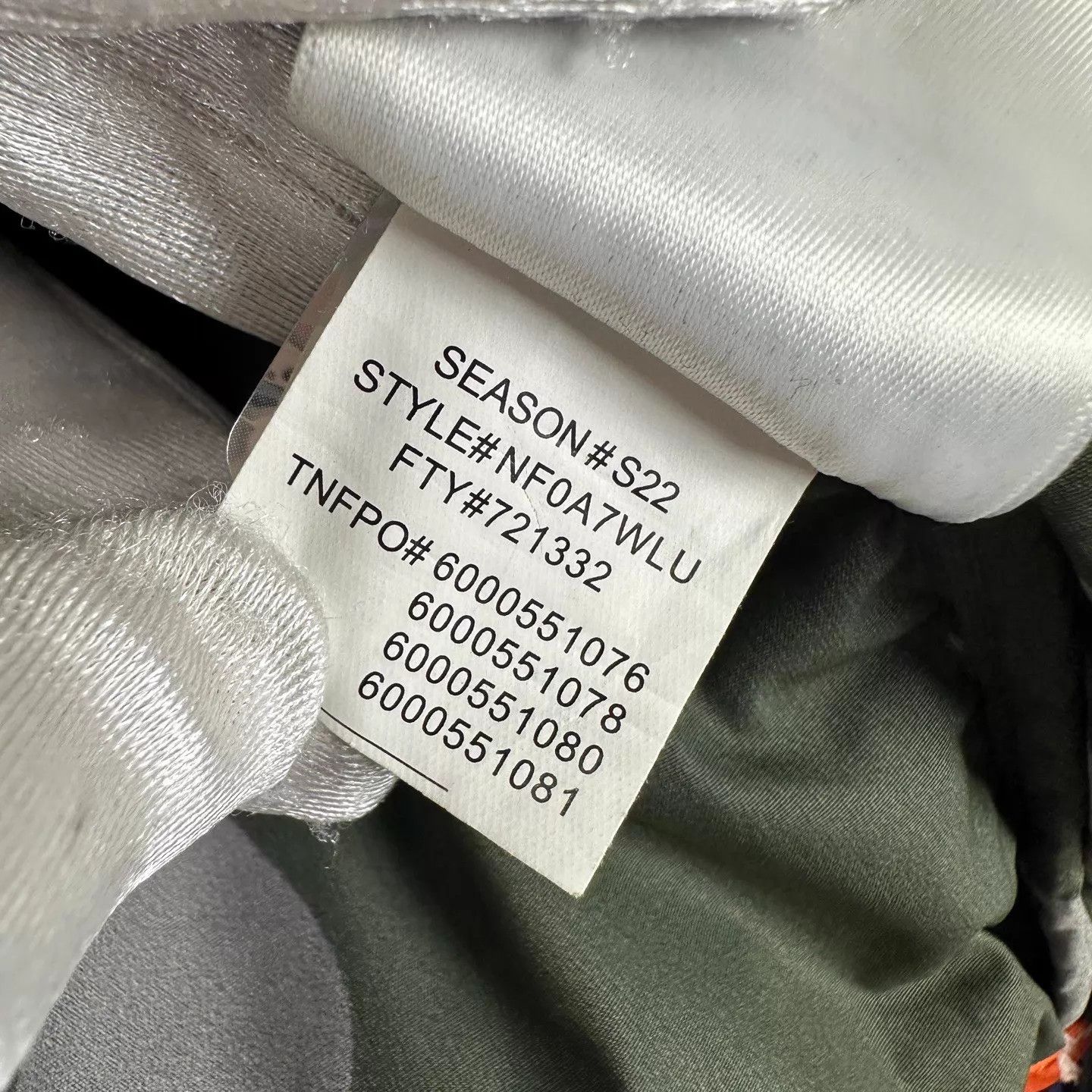 The North Face KAWS x TNF 700FP Puffer Jacket S 99 New 5 Patches Size US S / EU 44-46 / 1 - 7 Thumbnail