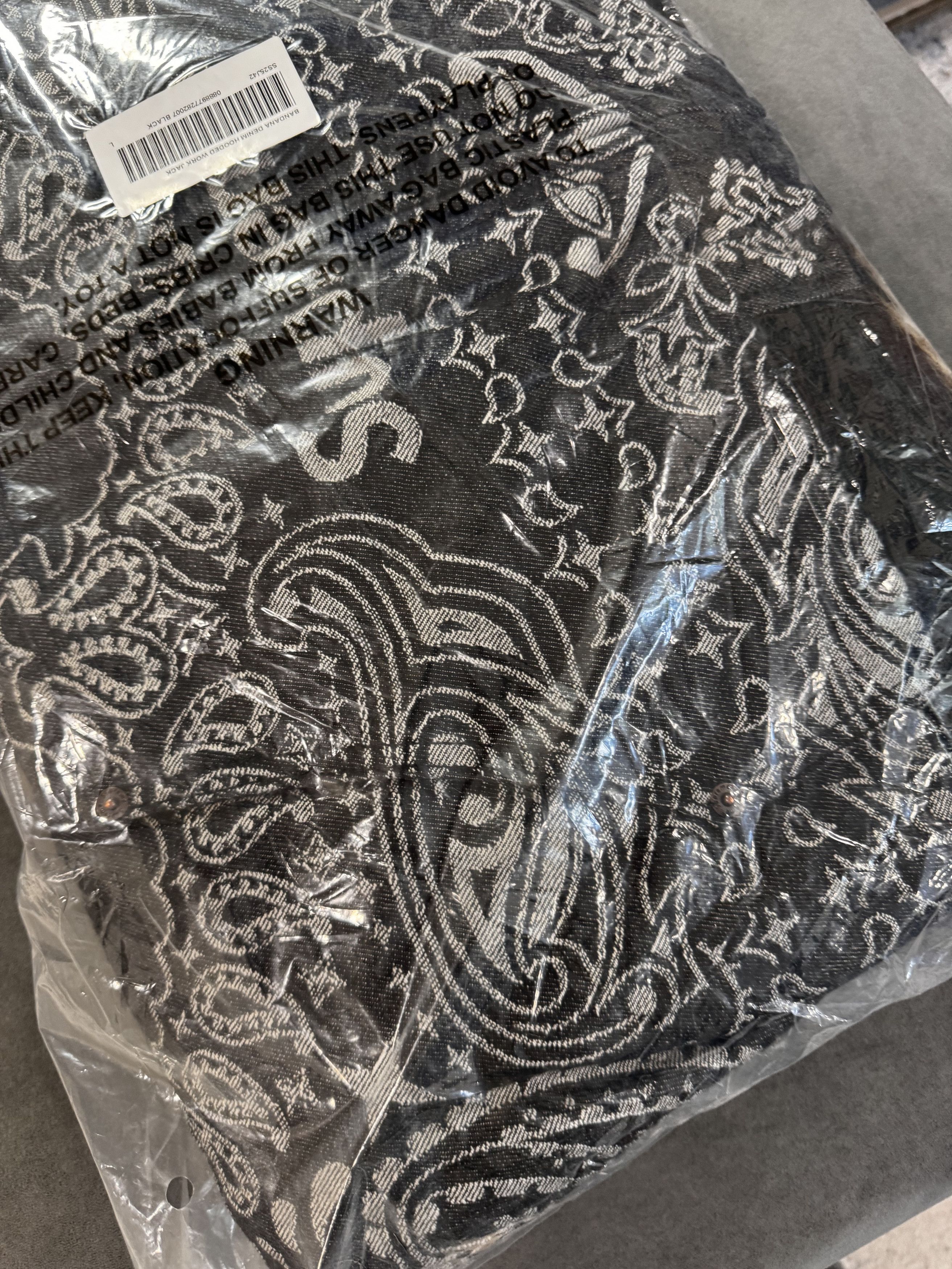 Supreme Supreme Bandana Jacquard Denim Hooded Work Jacket Black Size US L / EU 52-54 / 3 - 17 Thumbnail