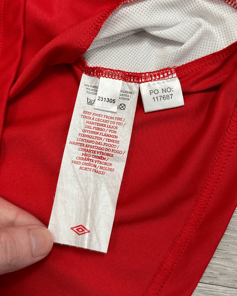 Umbro Umbro England Blank Men's Red Soccer Jersey - Size XL Size US XL / EU 56 / 4 - 7 Thumbnail