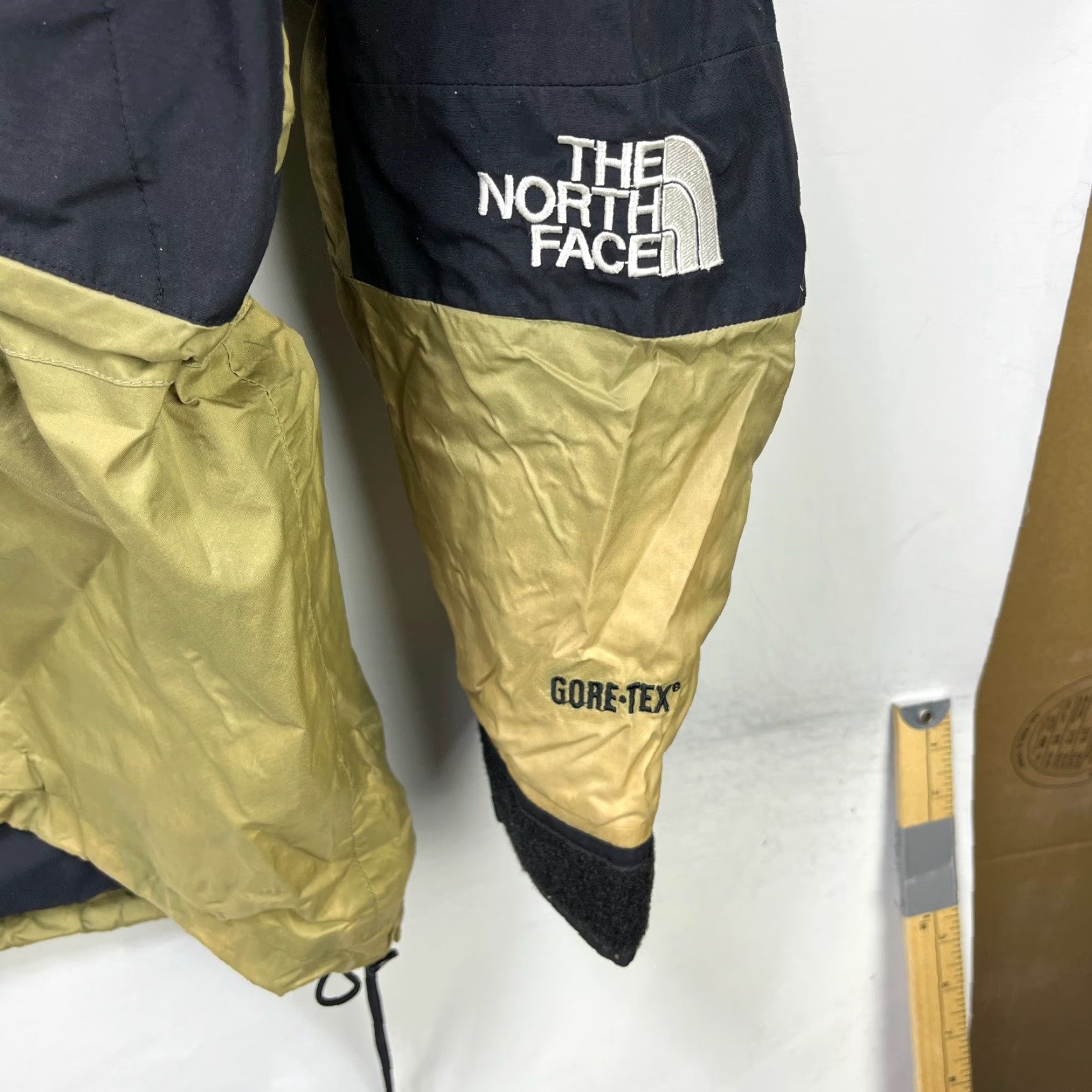 The North Face VINTAGE The North Face Gore Tex Mountain Light Shell Jacket Womens Large Size L / US 10 / IT 46 - 3 Thumbnail