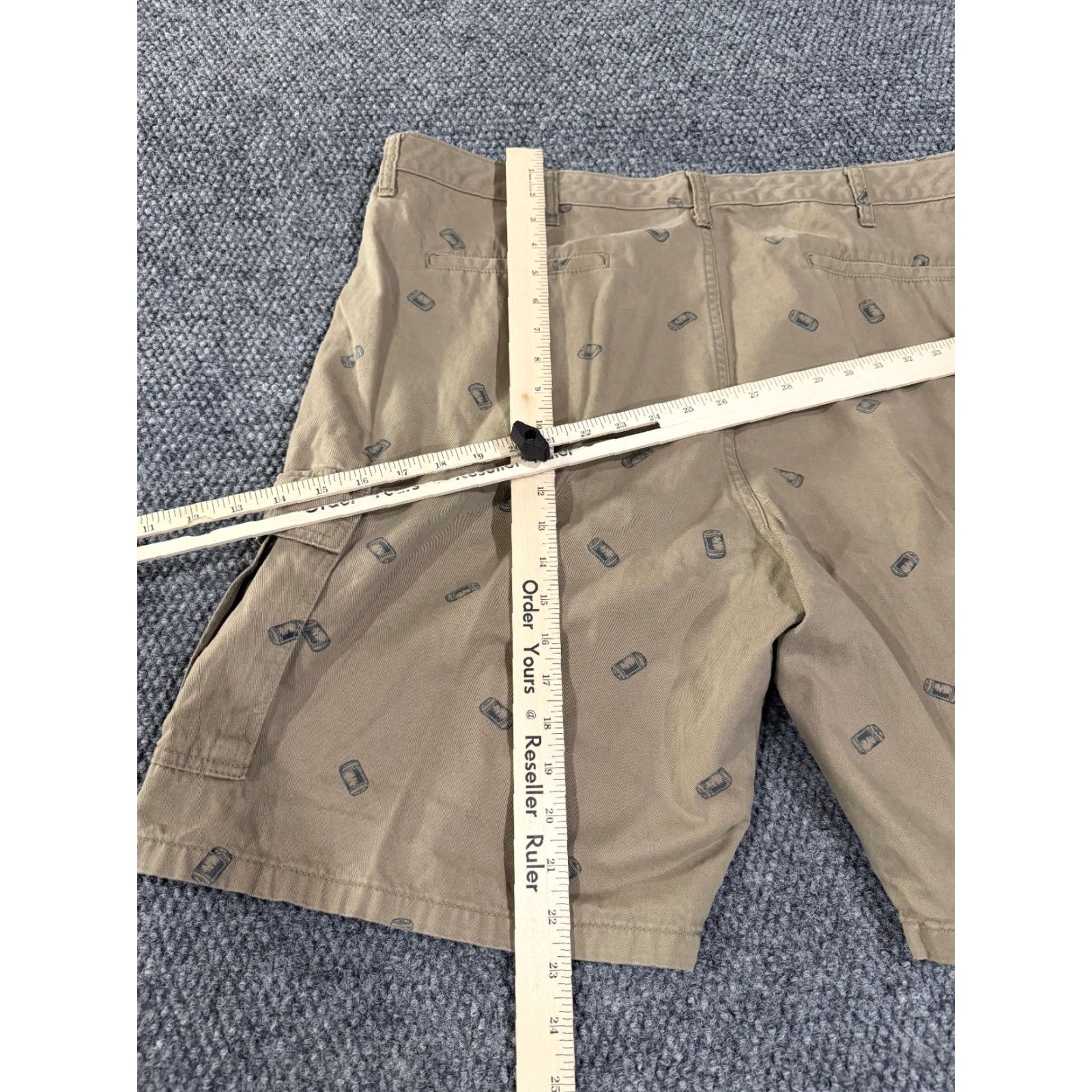 Wrangler Wrangler Cargo Shorts Mens 42 Beige Printed Casual Pockets Beer Cans Cargo Pocket Zip Front 10in Inseam Regular Waist 42 Summer Spring Mens Size US 42 / EU 58 - 7 Thumbnail