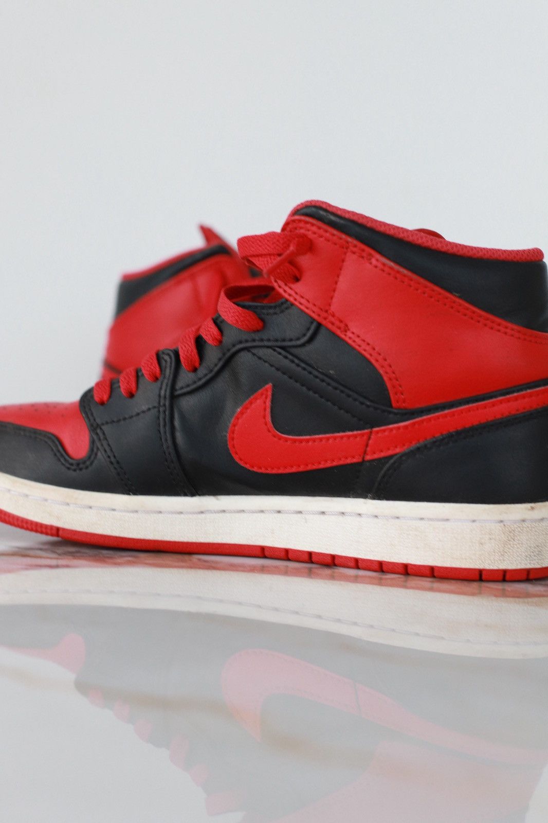 Nike Кросівки Nike Air Jordan 1 Retro High Розмір Black & red Size US 8 / EU 41 - 7 Thumbnail