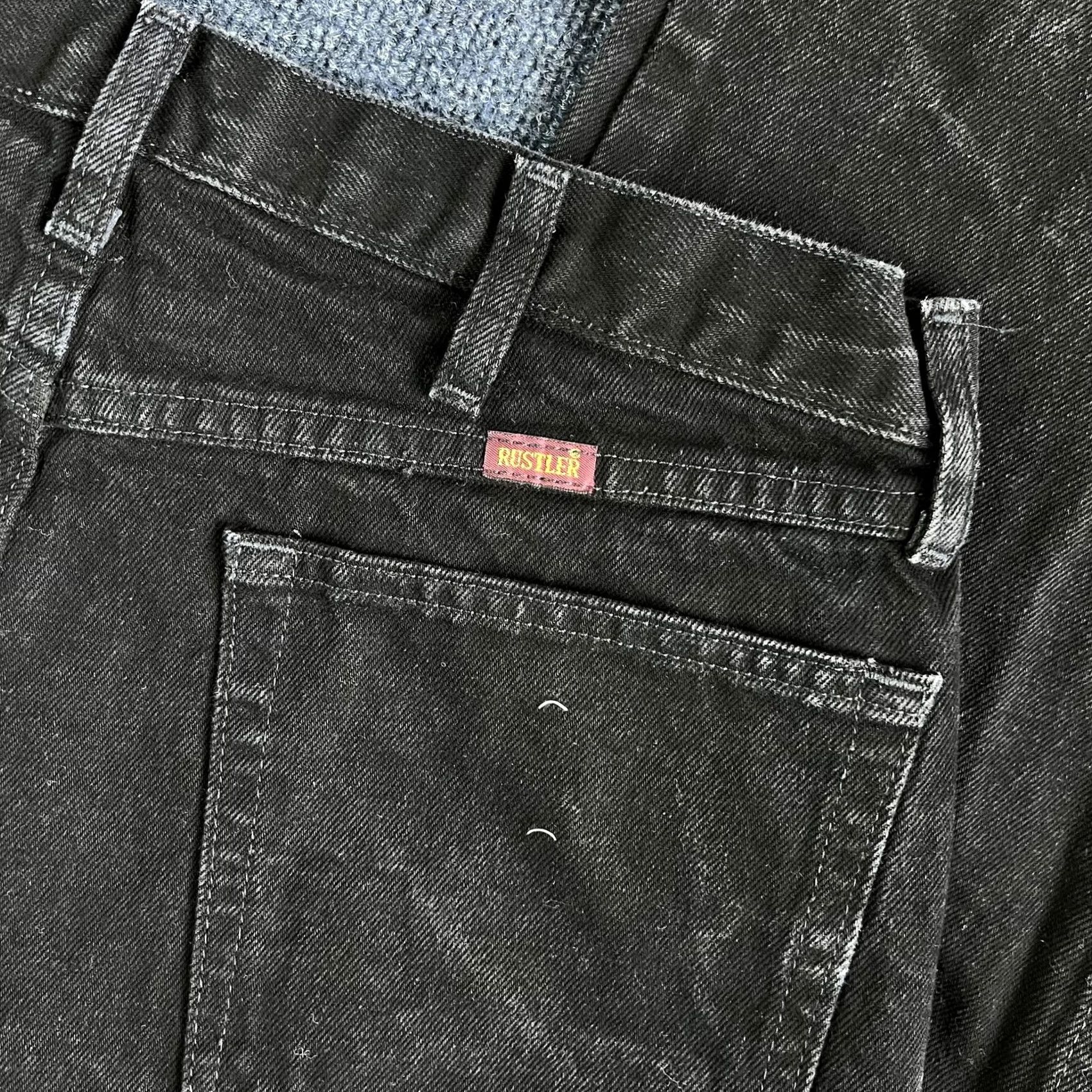 Denime VINTAGE Rustler Jeans Mens 36x29 Black Denim Regular Fit Straight Dark Wash Jeans Mens Regular 36x29 Black Denim Rustler 87619CB Size US 36 / EU 52 - 2 Thumbnail