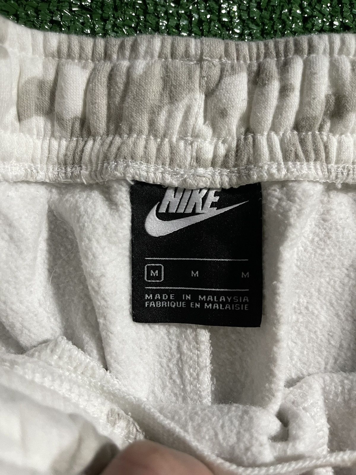 Nike Nike Camo Print Joggers Size US 32 / EU 48 - 3 Thumbnail