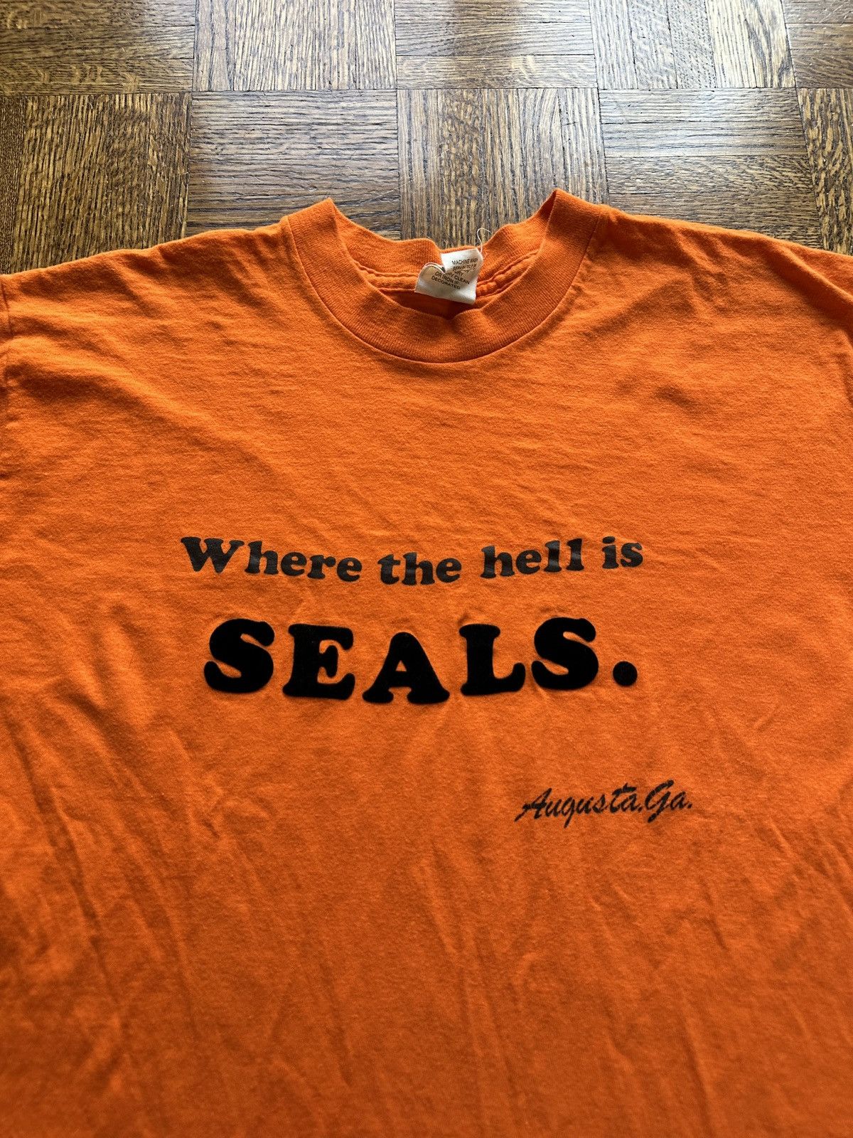 Vintage Vintage 80s "Where the Hell is Seals?" Statement Graphic Tee Size US L / EU 52-54 / 3 - 2 Thumbnail