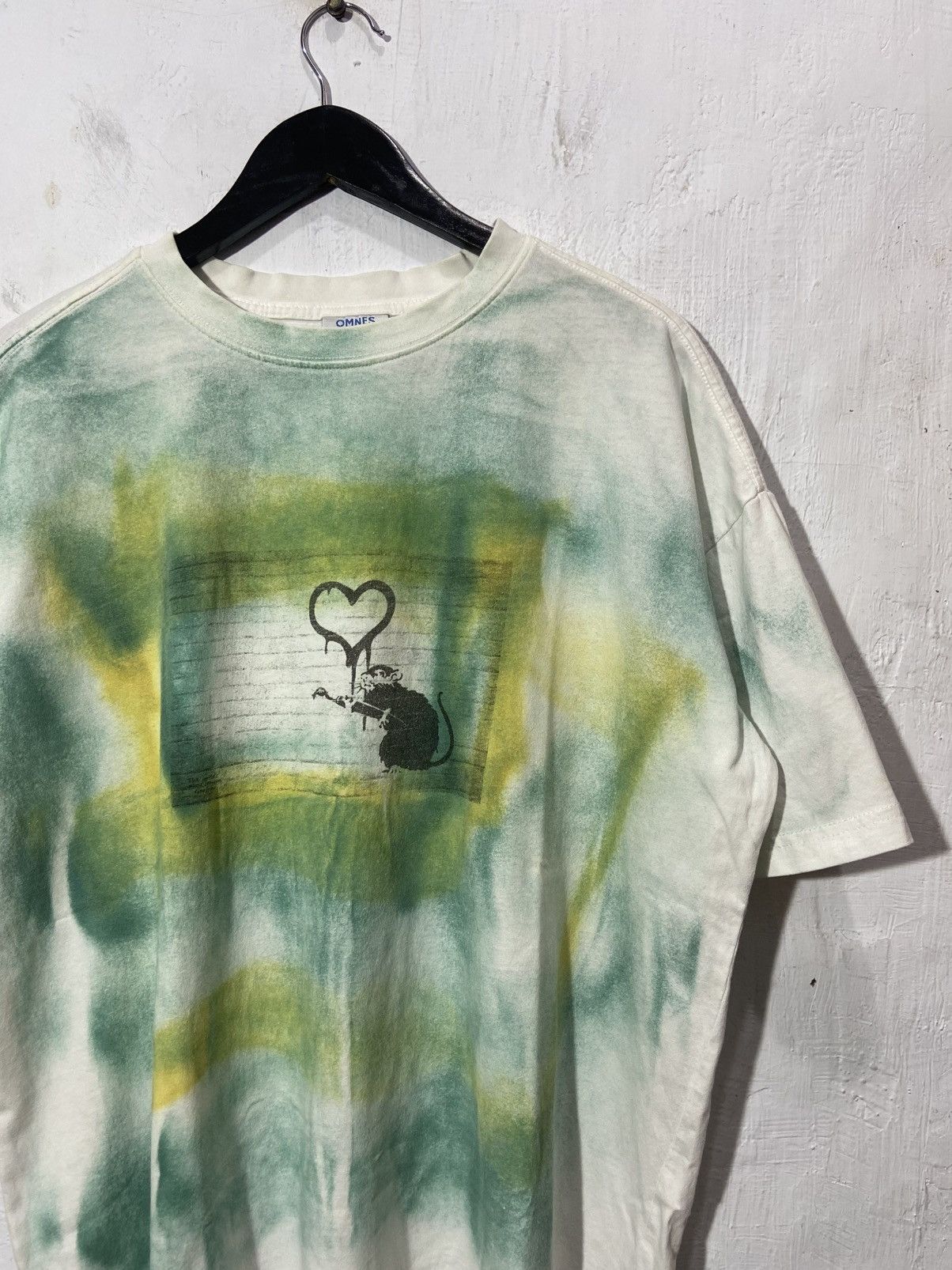 Arts & Science Omnes Brandalised ™️ Banksy Art Tshirt White Size US XL / EU 56 / 4 - 2 Thumbnail