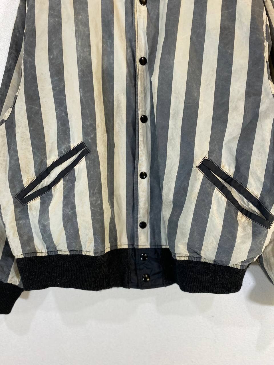 Vintage vintage distressed reversible bomber jacket nice design Size US XL / EU 56 / 4 - 11 Thumbnail
