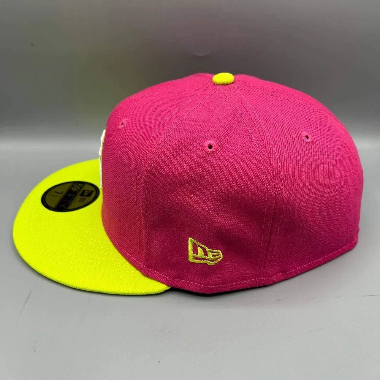 New Era New York Yankees Hat Men 7 1/2 Pink MLB Fitted Cap New Size ONE SIZE - 6 Thumbnail
