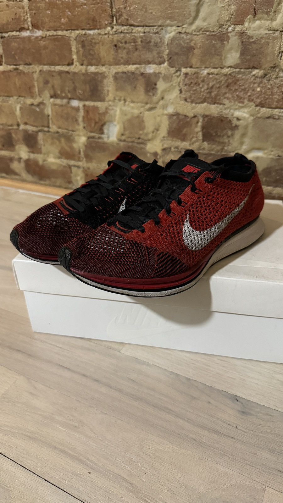 Nike Nike Flyknit Racer - University Red Size US 9.5 / EU 42-43 - 3 Thumbnail