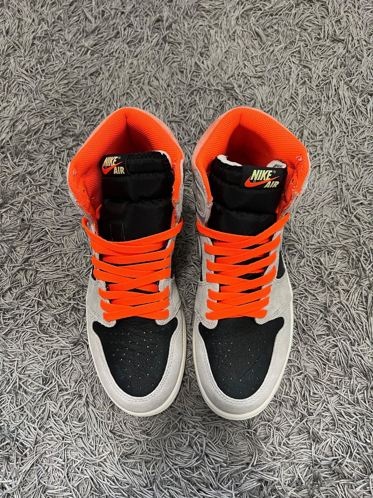 Nike Jorden 1 high Neutral grey hyper crimson Size US 9 / EU 42 - 2 Thumbnail