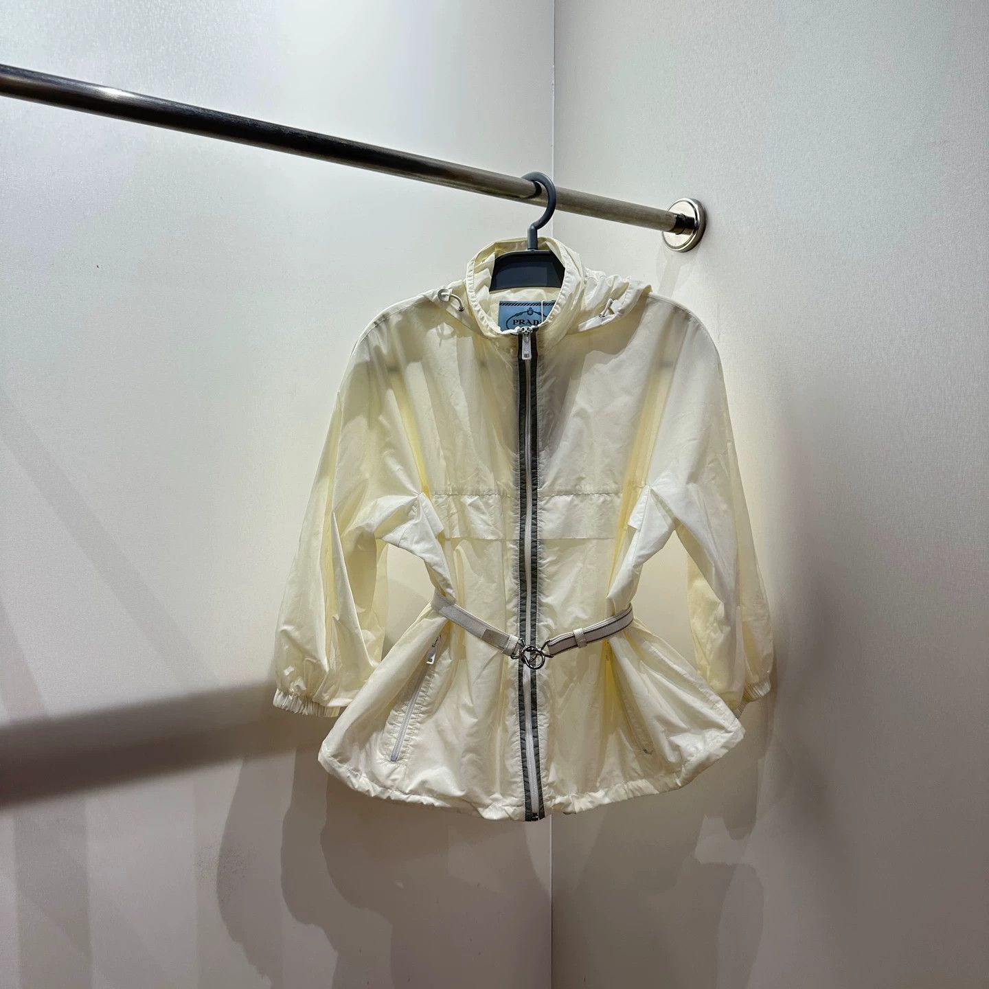 Prada Prada mar68 drawstring hooded windbreaker 38 nylon Size XS / US 0-2 / IT 36-38 - 1 Thumbnail