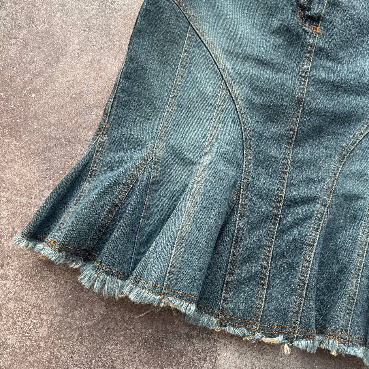 Blumarine Miss Blumarine Y2K Vintage Washed Denim Pleated Skirt Size 28" / US 6 / IT 42 - 6 Thumbnail