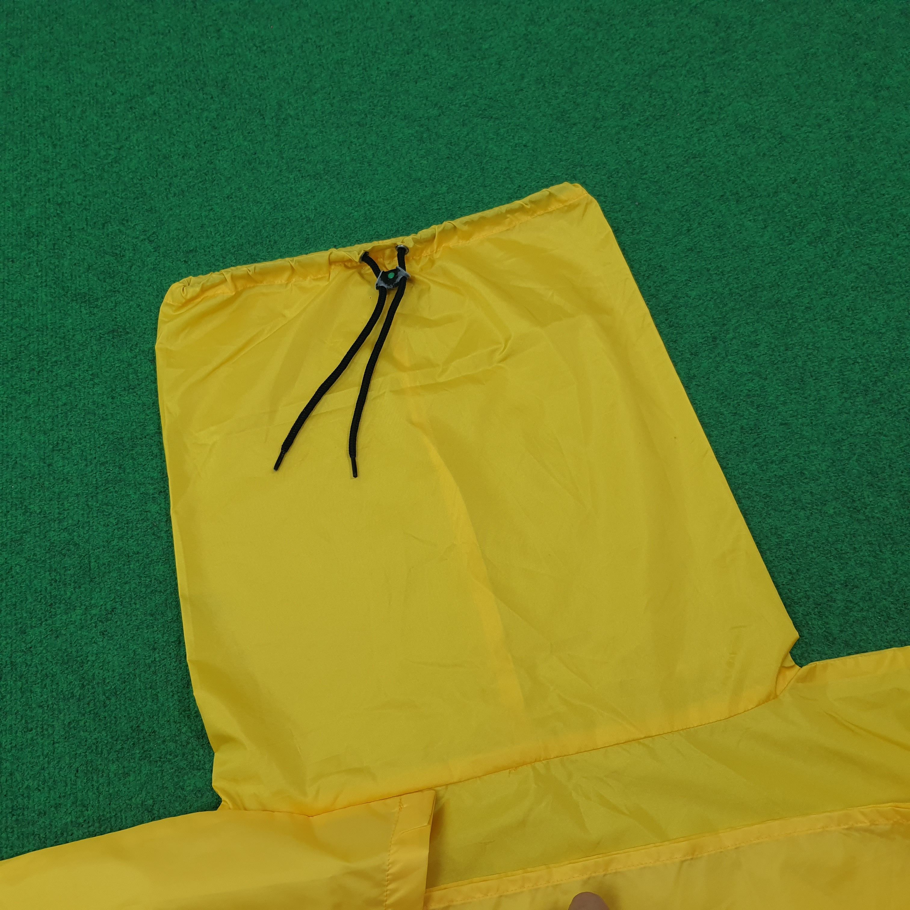 Benetton Vintage Benetton Formula 1 Racing Raincoat Free Size C269N15 Size US L / EU 52-54 / 3 - 5 Thumbnail