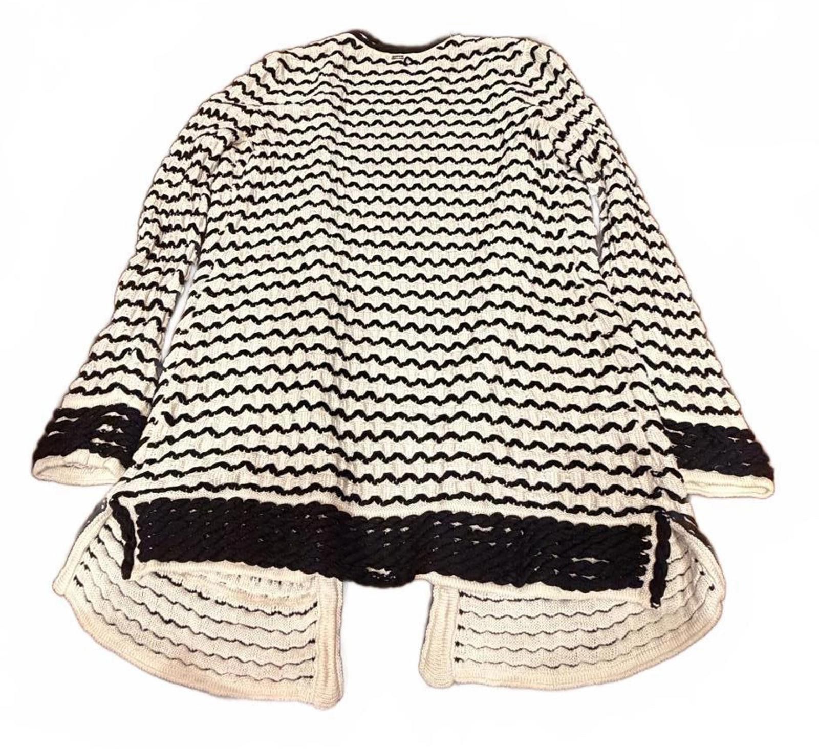 St. John St. John Black and White Knit Cardigan Sweater Size ONE SIZE - 2 Thumbnail