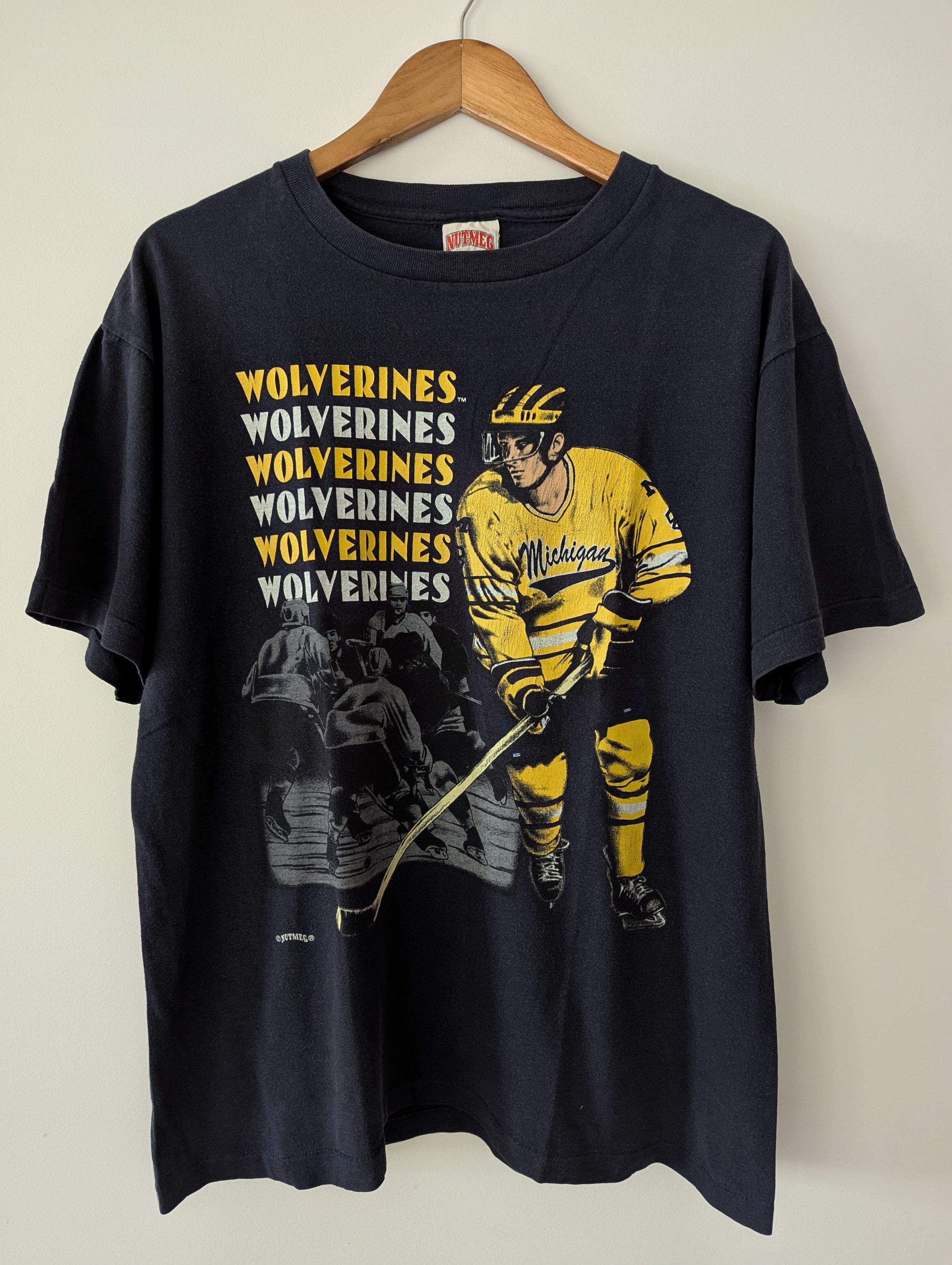 Nutmeg NHL HOCKEY MICHIGAN WOLVERINES T-SHIRT - ICE HOCKEY VINTAGE Size US L / EU 52-54 / 3 - 1 Thumbnail