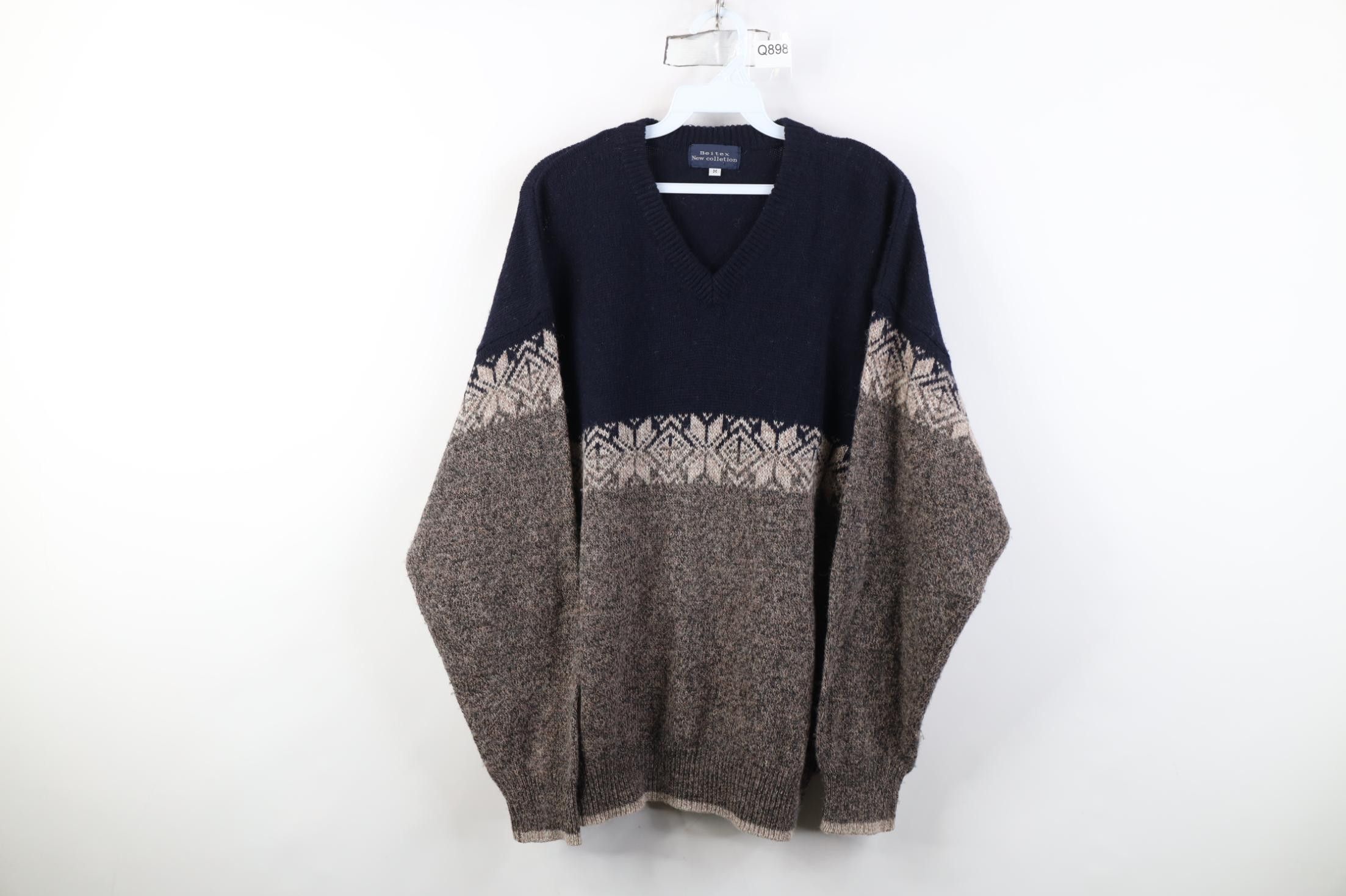 Vintage Vintage 90s Streetwear Snowflake Fair Isle V-Neck Sweater Size US M / EU 48-50 / 2 - 1 Thumbnail