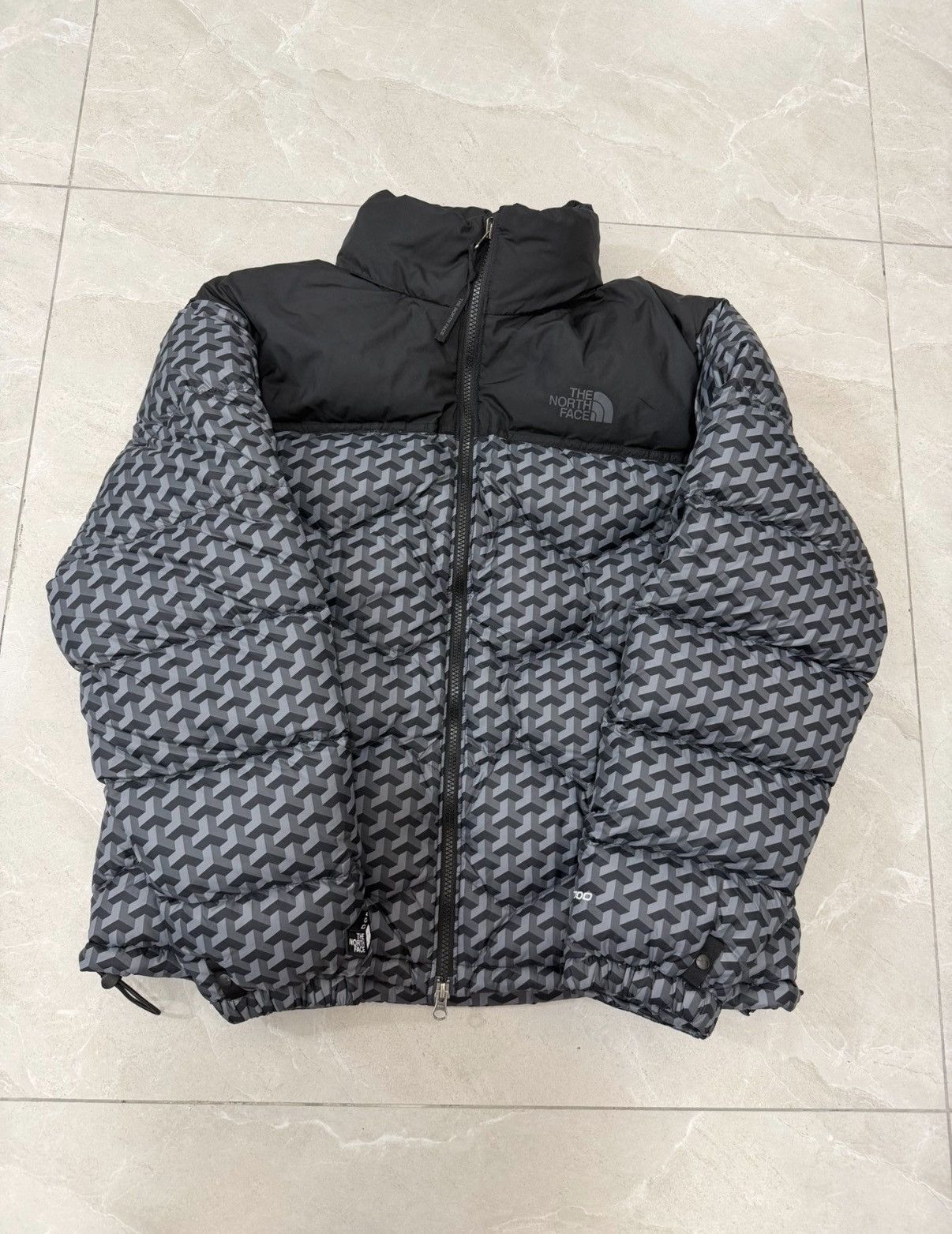 The North Face THE NORTH FACE x DOE HEXAGON PRINTED DOWN J34 Size US M / EU 48-50 / 2 - 1 Thumbnail