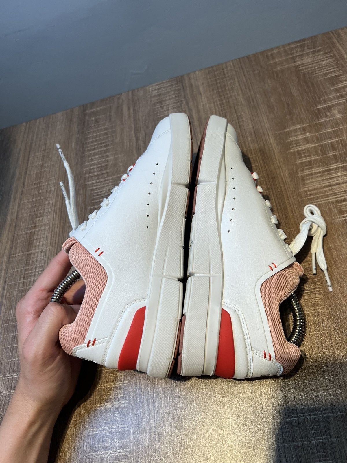 On On Cloud The Roger Advantage Womens Athletic Size 7 White Size US 7 / IT 37 - 5 Thumbnail