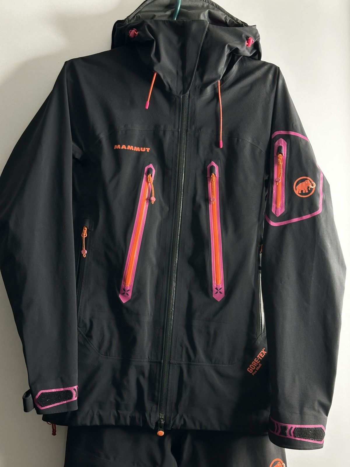 Mammut Eiger Extreme Gore-Tex Ski Suit Women's S-MBlack/Pink