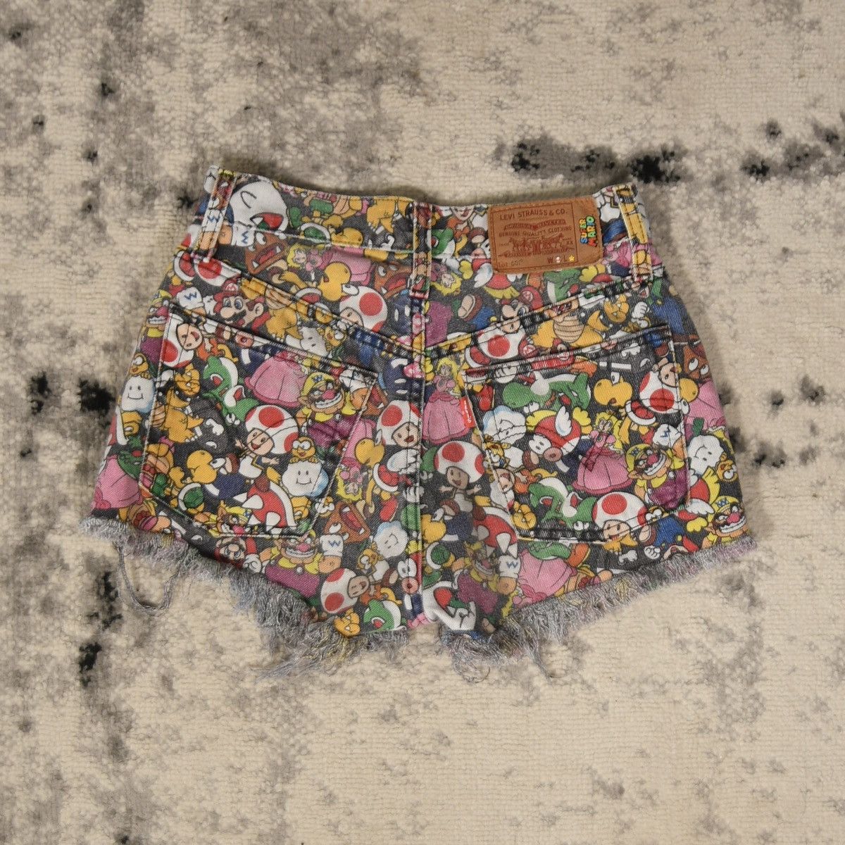 Levi's Rare Levi's x Mario Bros 501 Denim Full Print Shorts Size 24" / US 00 / IT 34 - 2 Thumbnail