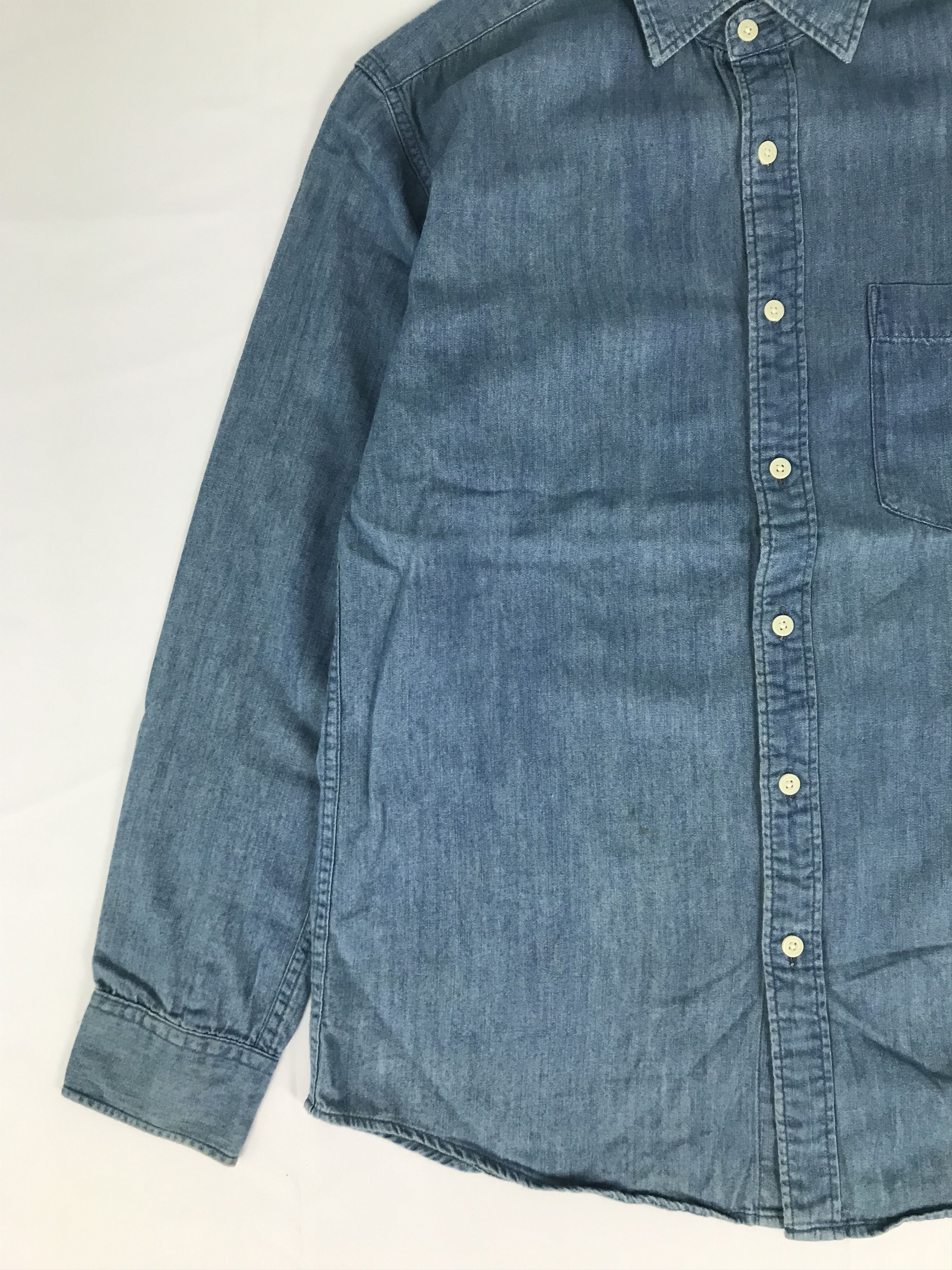 Uniqlo Original Uniqlo Denim Shirt Size US L / EU 52-54 / 3 - 3 Thumbnail