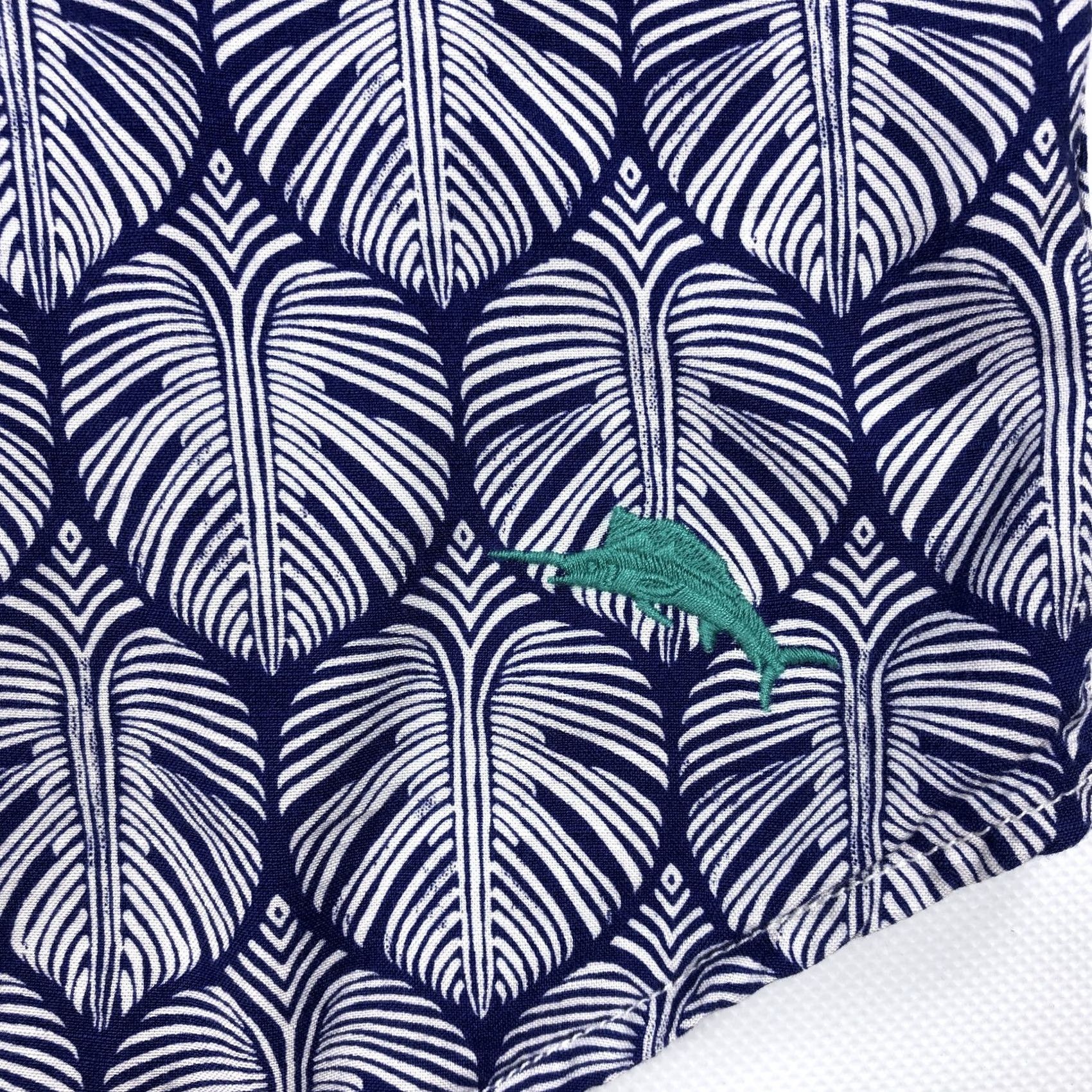Tommy Bahama Tommy Bahama Veracruz Cay Shirt Men's 2XL Blue White Leaf Viscose Button Short Sleeve Embroidered Logo Relaxed Casual Beach Hawaiian 90s Size US XXL / EU 58 / 5 - 5 Thumbnail