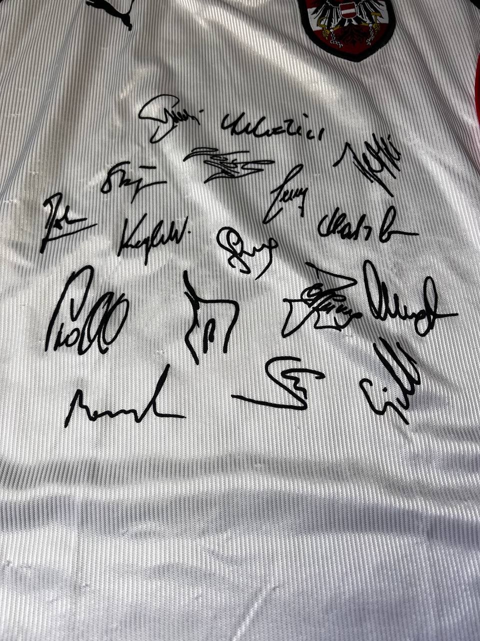 Puma × Vintage Austria 1998 - 2000 Home football Puma shirt Autographs Size US L / EU 52-54 / 3 - 2 Thumbnail