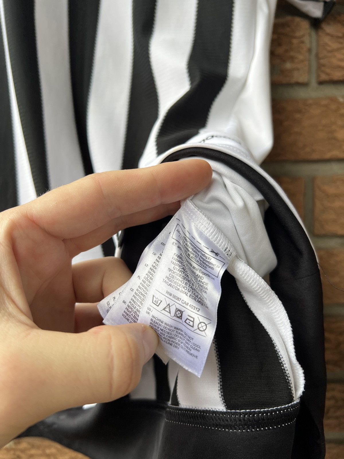 Adidas Adidas Juventus 2015/2016 Home Jersey Football Soccer Size US XL / EU 56 / 4 - 10 Thumbnail