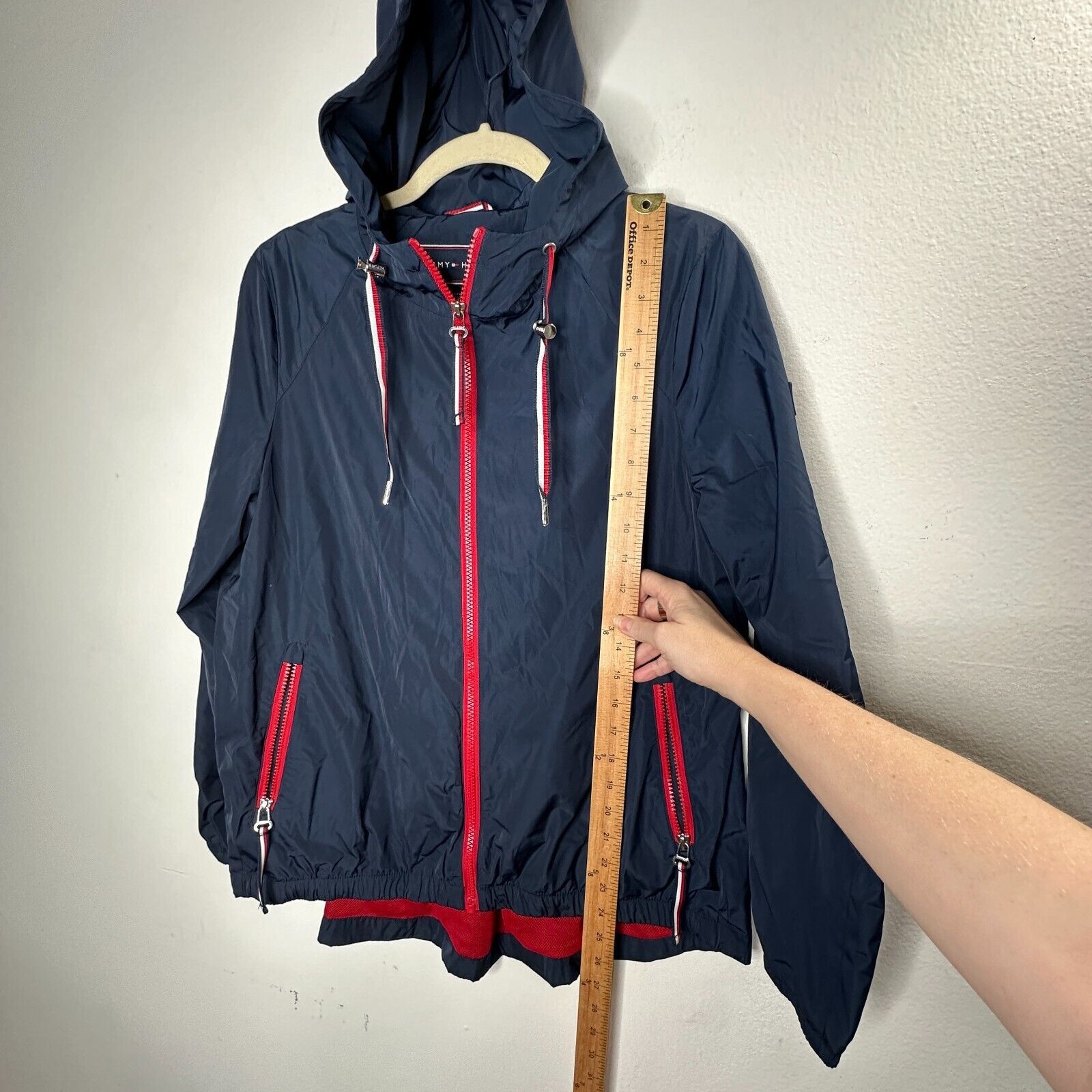 Tommy Hilfiger Tommy Hilfinger Navy Hooded Long Sleeve Zip Windbreaker S Size S / US 4 / IT 40 - 12 Thumbnail