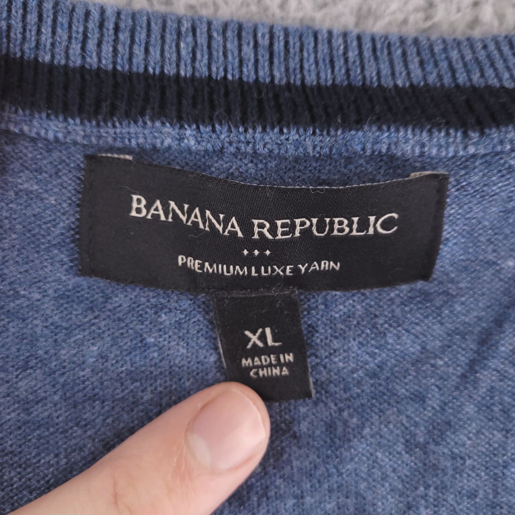 Banana Republic Banana Republic Sweater Mens XL Blue Luxe Yarn Blend V Neck Cotton Cashmere Size US XL / EU 56 / 4 - 3 Thumbnail