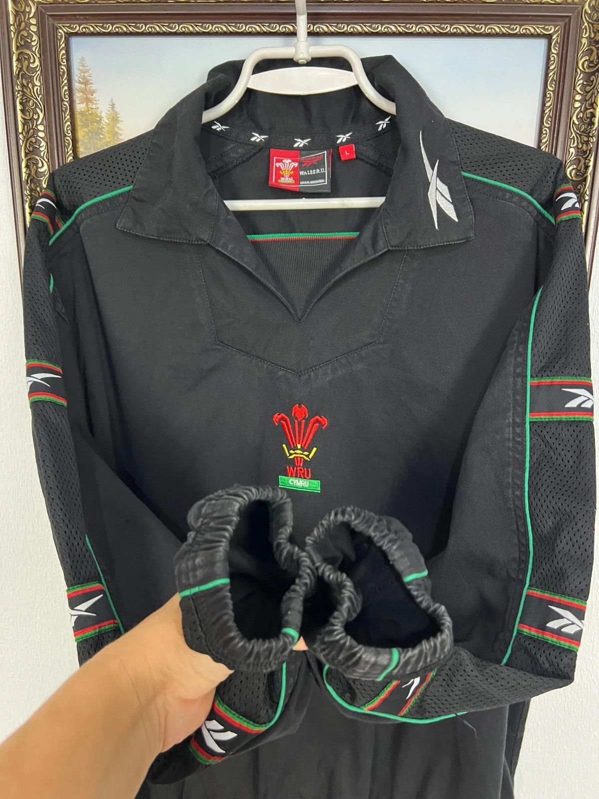 Reebok Vintage Reebok Wales Rugby Sweatshirt Mens Jacket Track Top Size US L / EU 52-54 / 3 - 3 Thumbnail