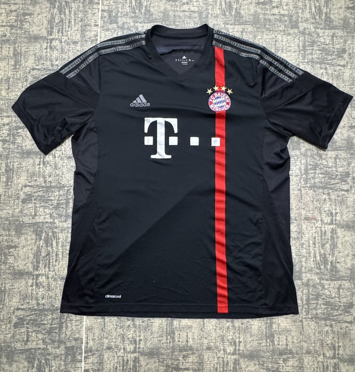 Adidas × Vintage Vintage Adidas FC Bayern Soccer jersey 2014 Size US XL / EU 56 / 4 - 1 Thumbnail