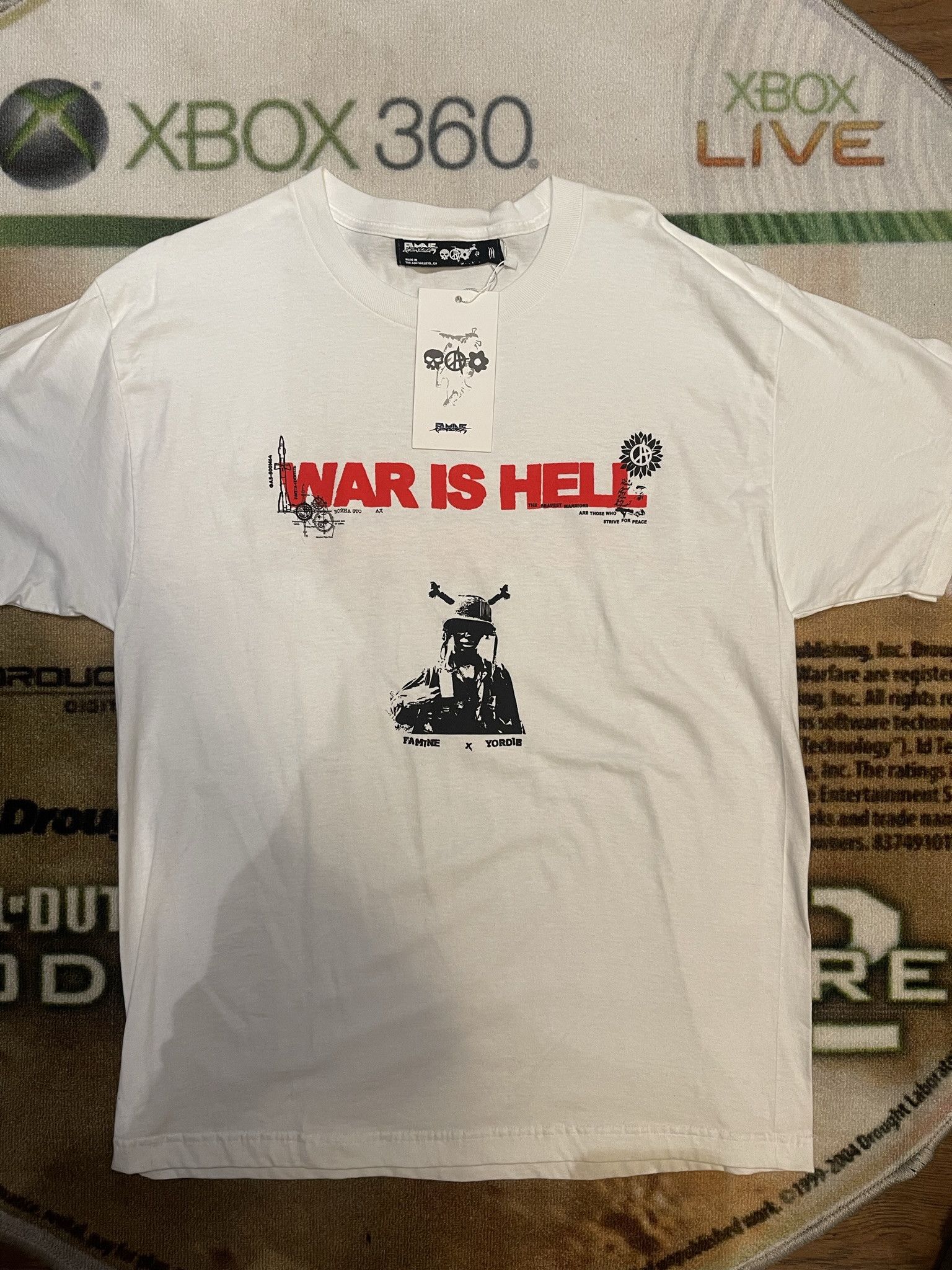 Rap Tees Famine Yordie 'War Is Hell' White T-Shirt Size US L / EU 52-54 / 3 - 1 Thumbnail