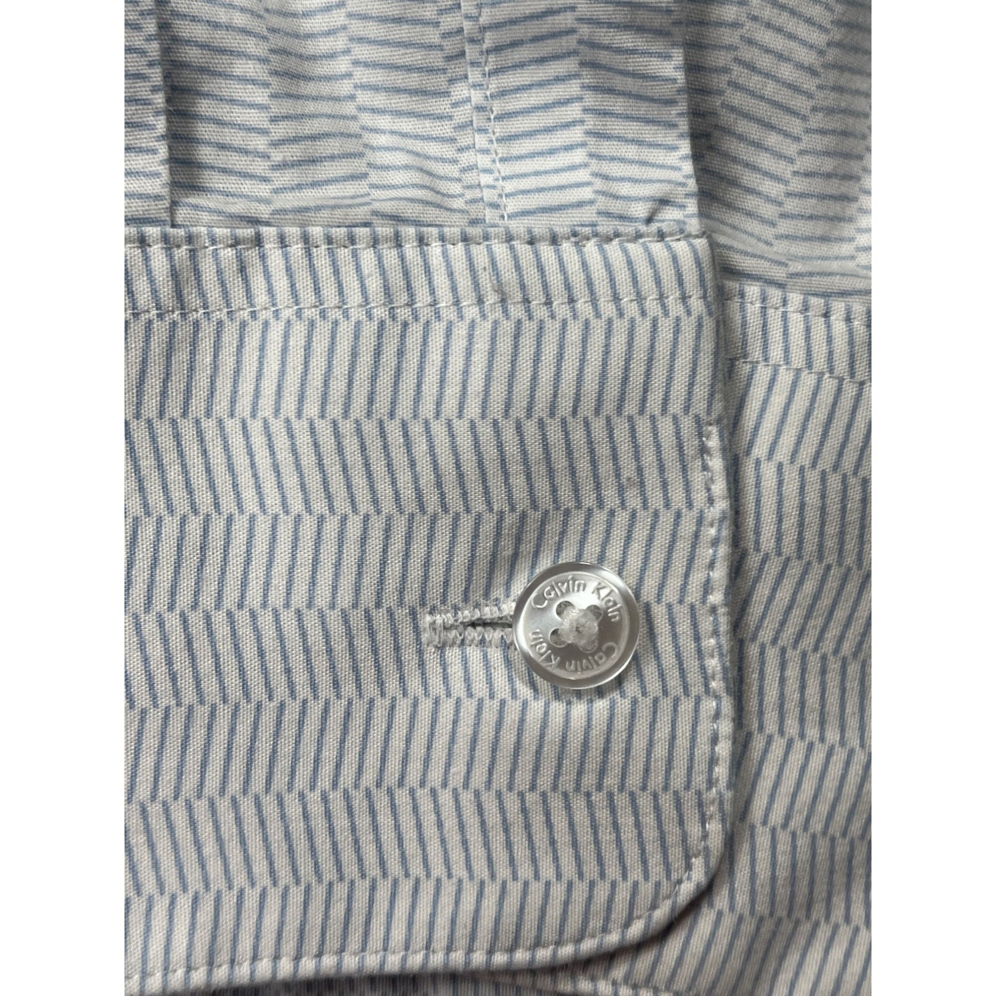 Calvin Klein Calvin Klein Mens Blue BUtton Up shirt Size 2XL SKU 7109 Size US XXL / EU 58 / 5 - 10 Thumbnail