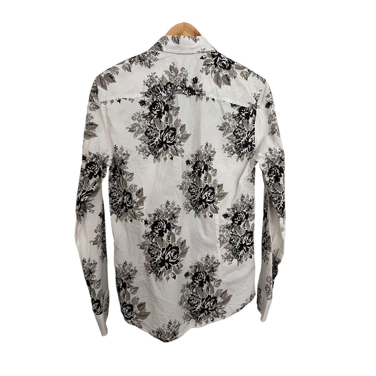Vintage Floral vkei button shirt Size US S / EU 44-46 / 1 - 2 Thumbnail