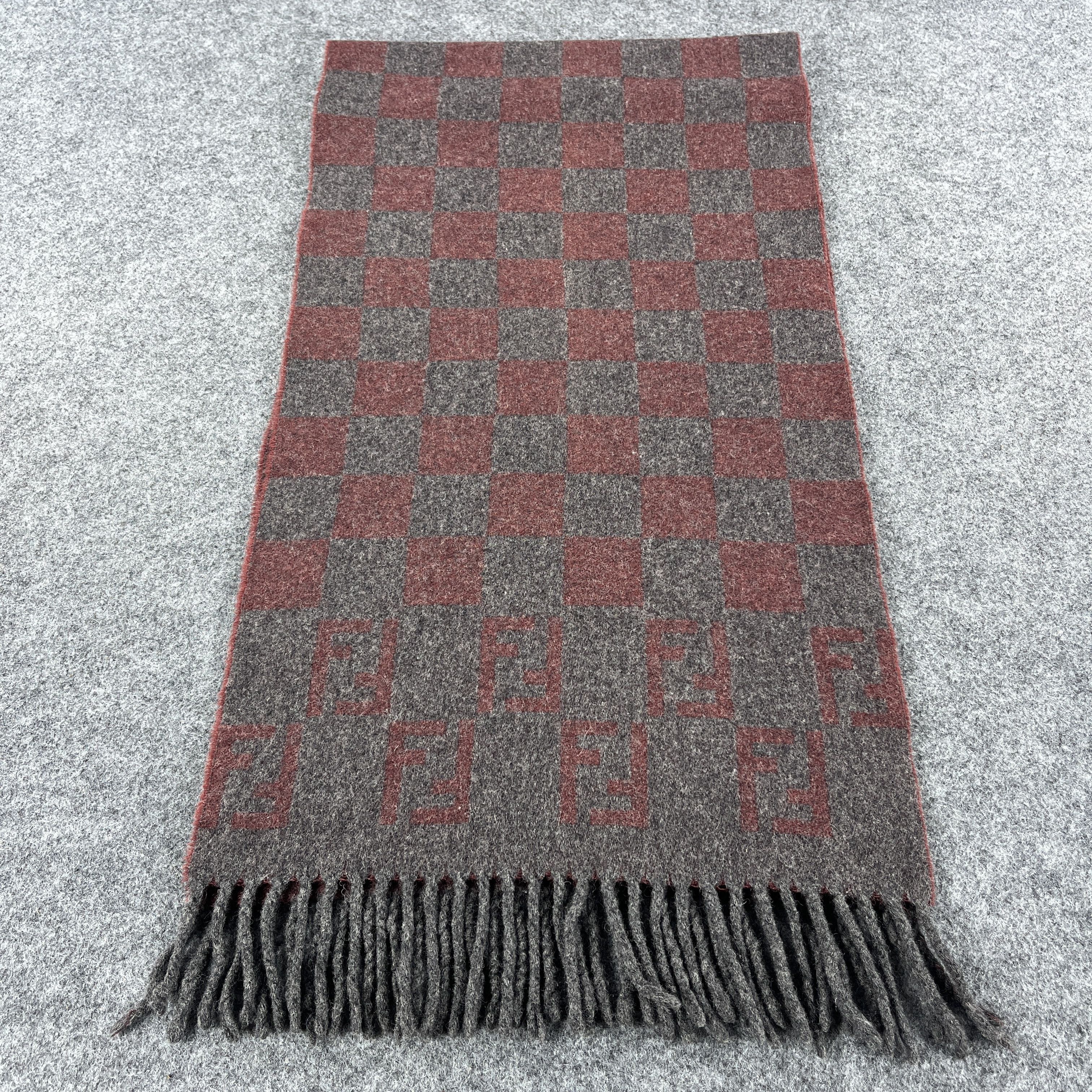 Other Tag Missing Fendi Scarf / Muffler / Neckwear T1384 Size ONE SIZE - 1 Thumbnail