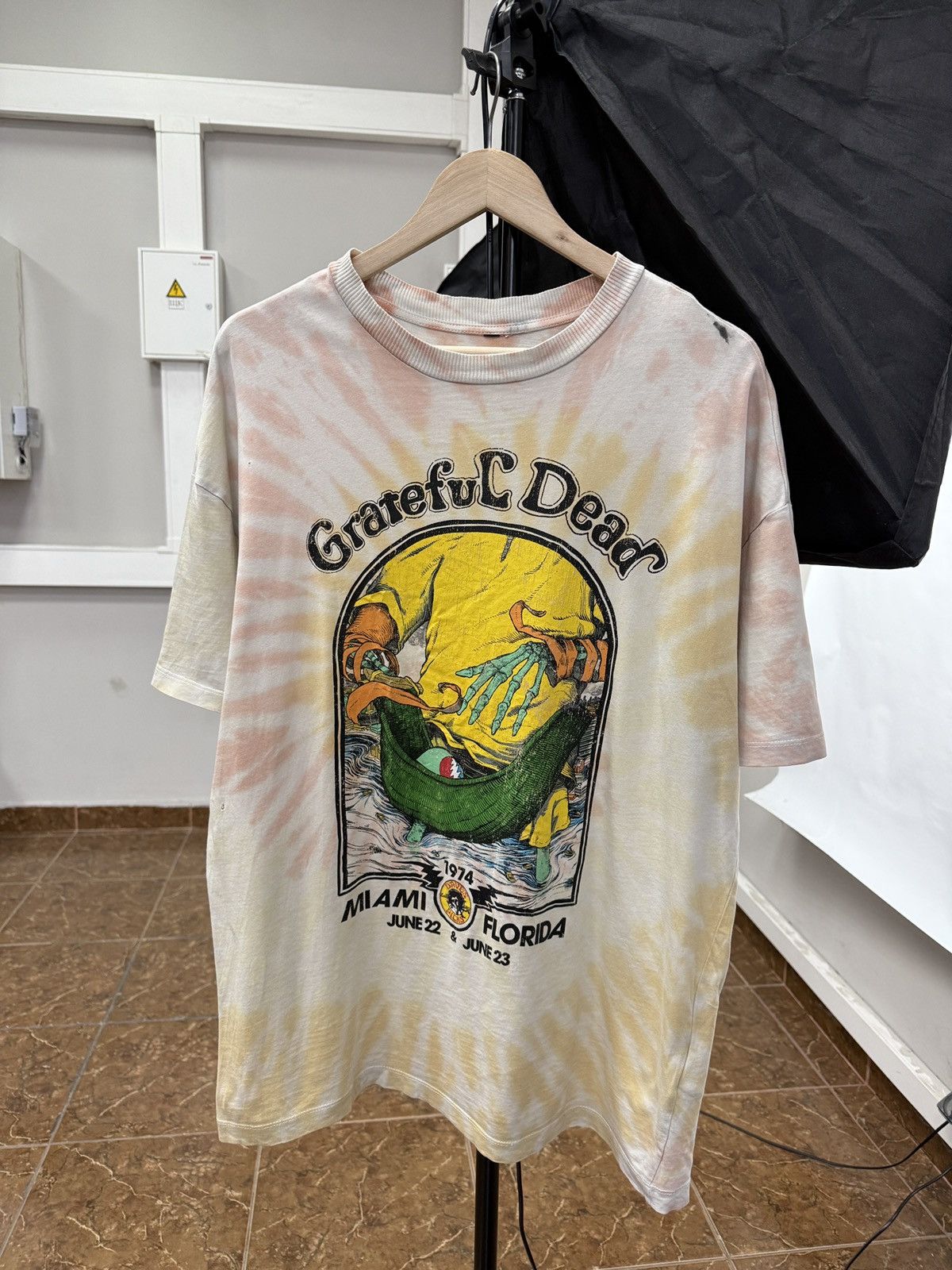 Grateful Dead 🇺🇸 Y2K Grateful Dead 1974 Miami Florida Tye Dye Tee Reprint Size US M / EU 48-50 / 2 - 1 Thumbnail