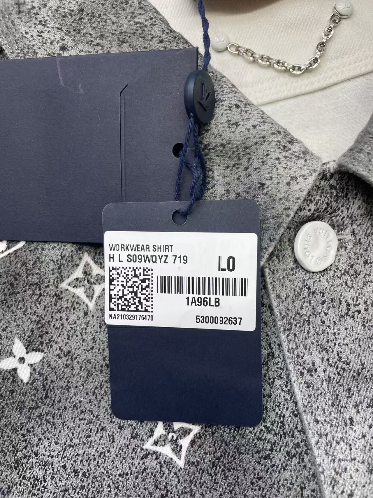 Louis Vuitton Louis Vuitton Gradient Snowfall Monogram Jacket Size US L / EU 52-54 / 3 - 5 Thumbnail