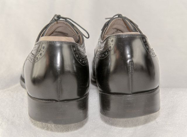 Johnston & Murphy wingtip shoes Size US 10 / EU 43 - 6 Thumbnail
