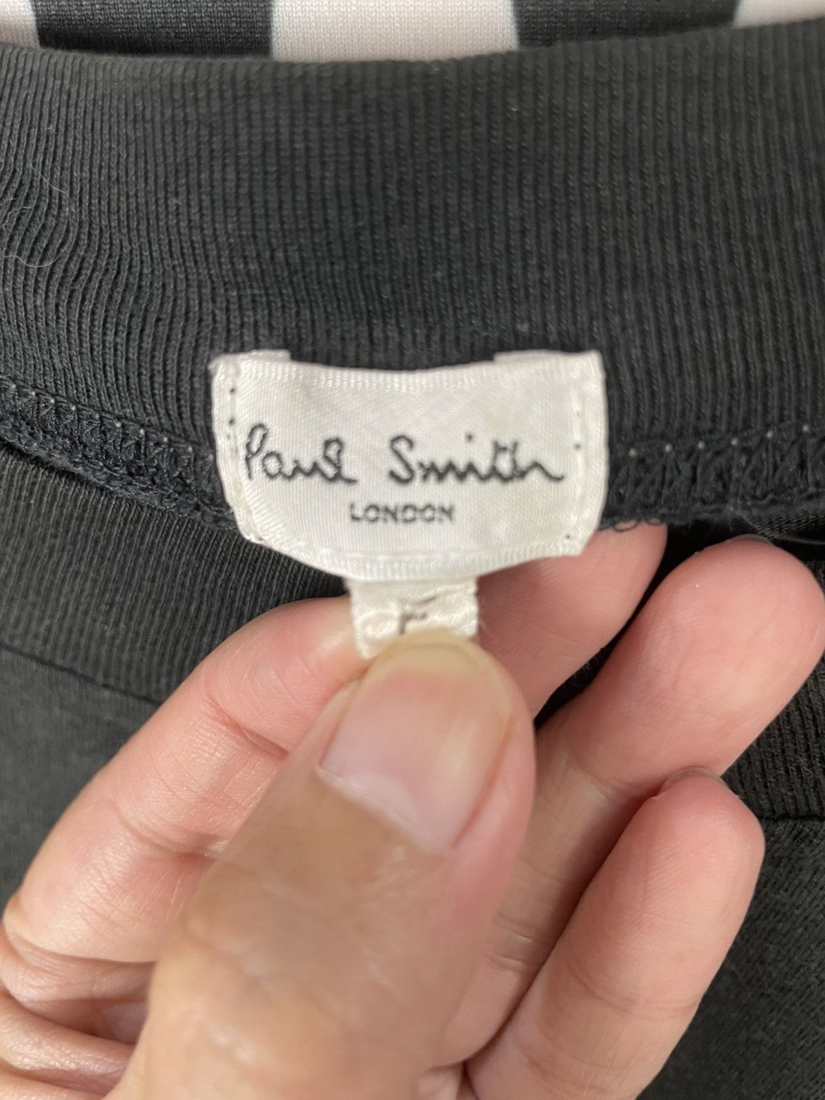 Paul Smith Vintage 90s Paul Smith Single Stitch backhit graphic Tee Size US L / EU 52-54 / 3 - 7 Thumbnail