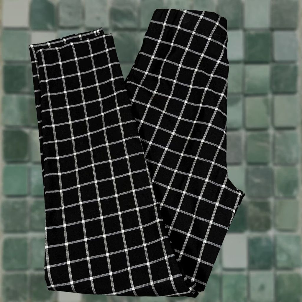 Vintage VINTAGE? No. PS LA Pants Women Medium Black White Plaid Stretch Straight Pull On Rayon Blend Pants Size 32" / US 10 / IT 46 - 1 Thumbnail