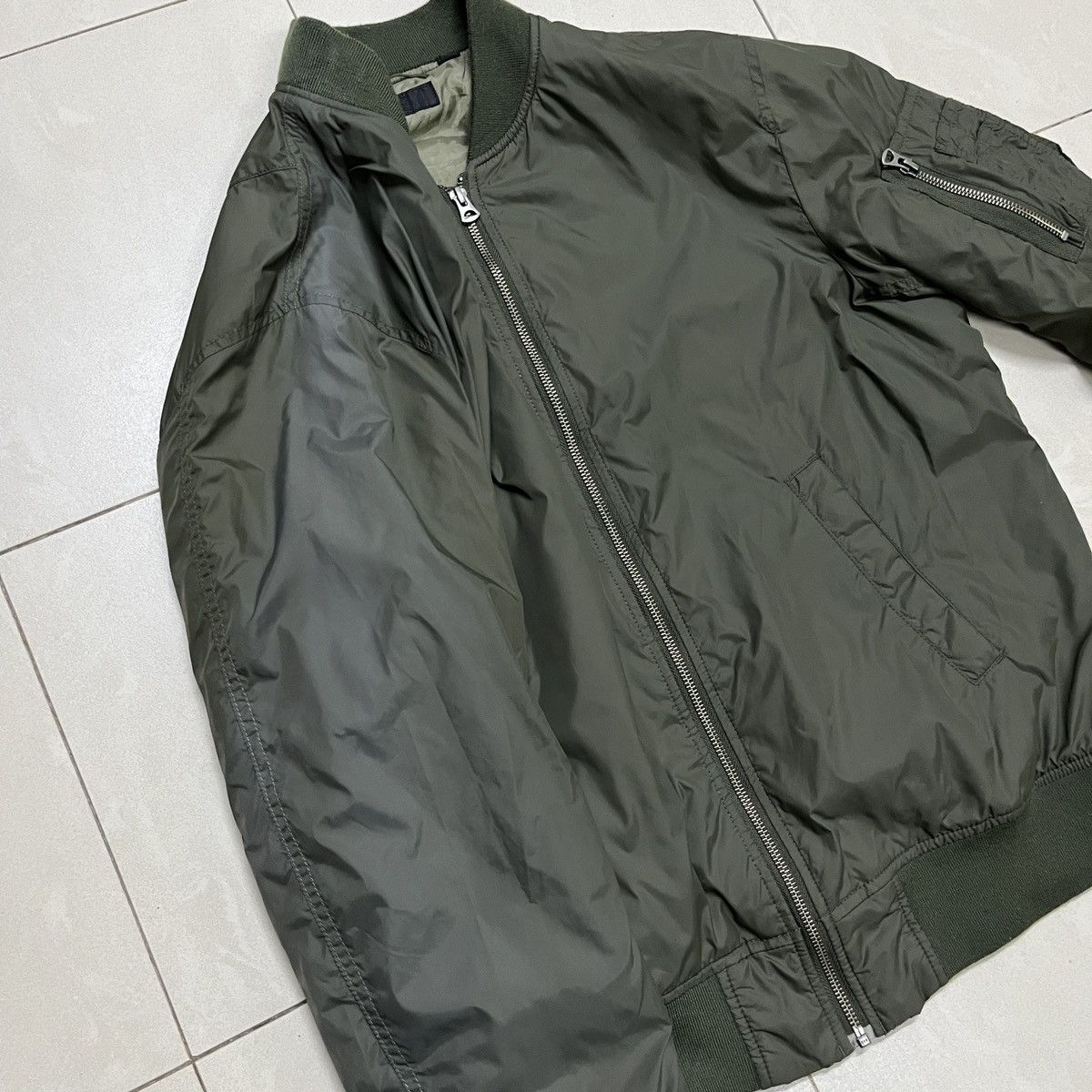 Uniqlo Uniqlo Sunfaded Bomber Jacket Size US L / EU 52-54 / 3 - 5 Thumbnail